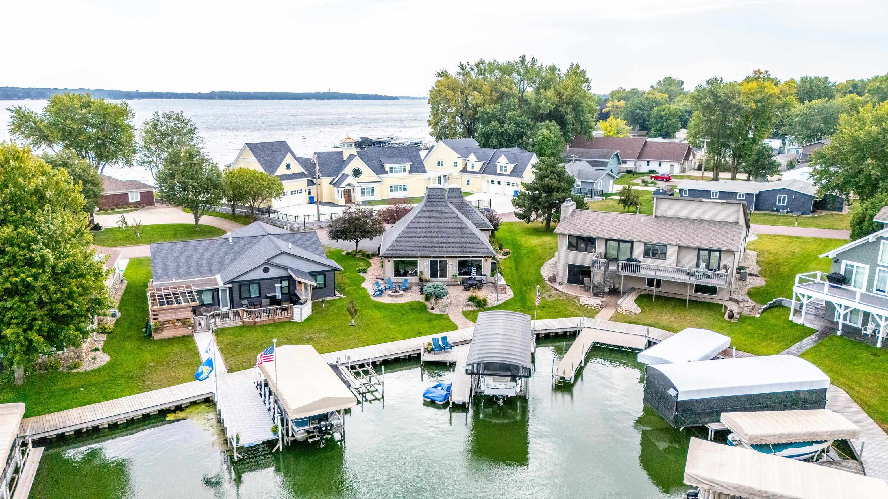 20524 Breakwater Drive, Spirit Lake, IA 51360 