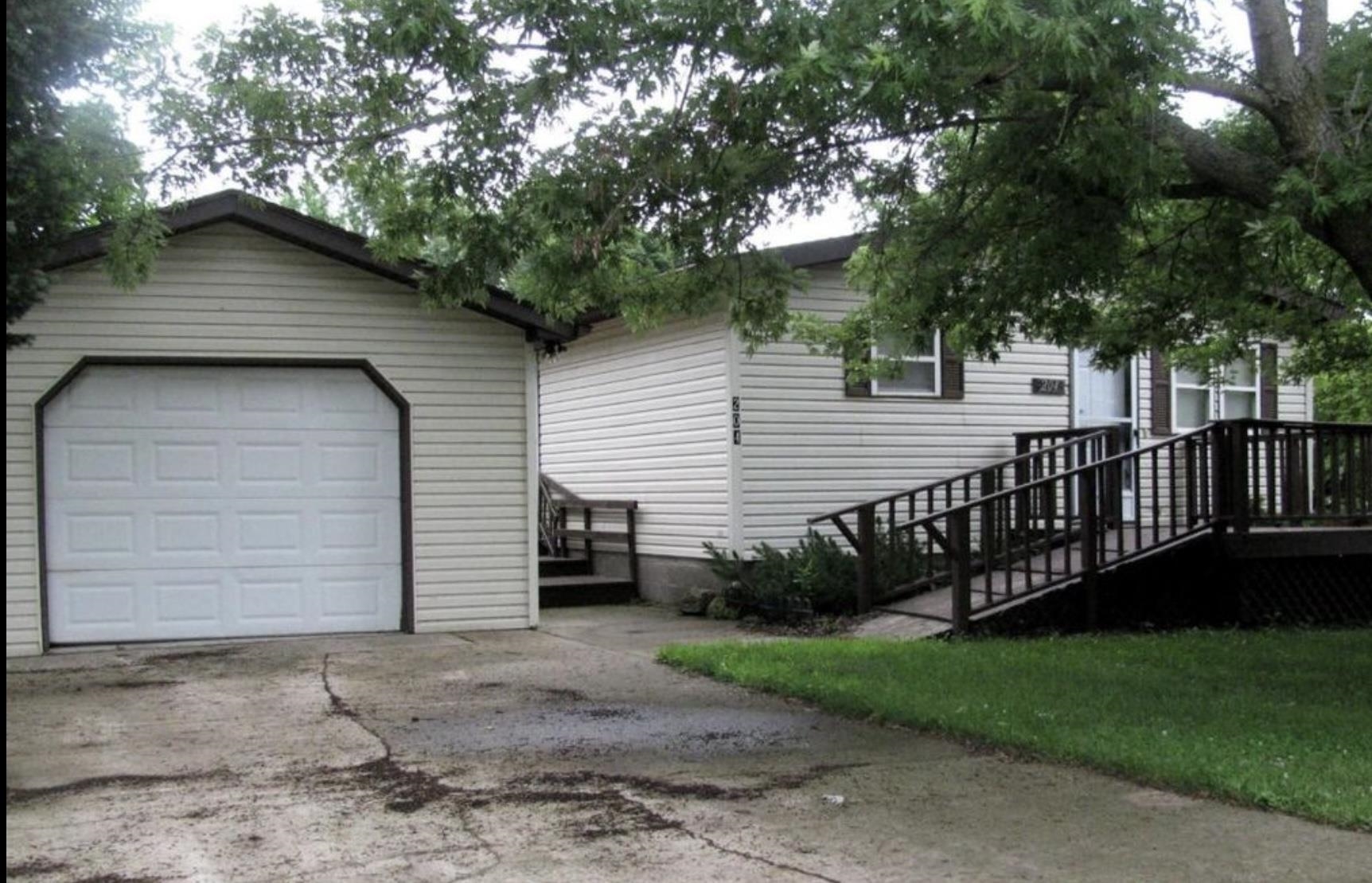204 e 5th st, Lake Park, IA 51347 