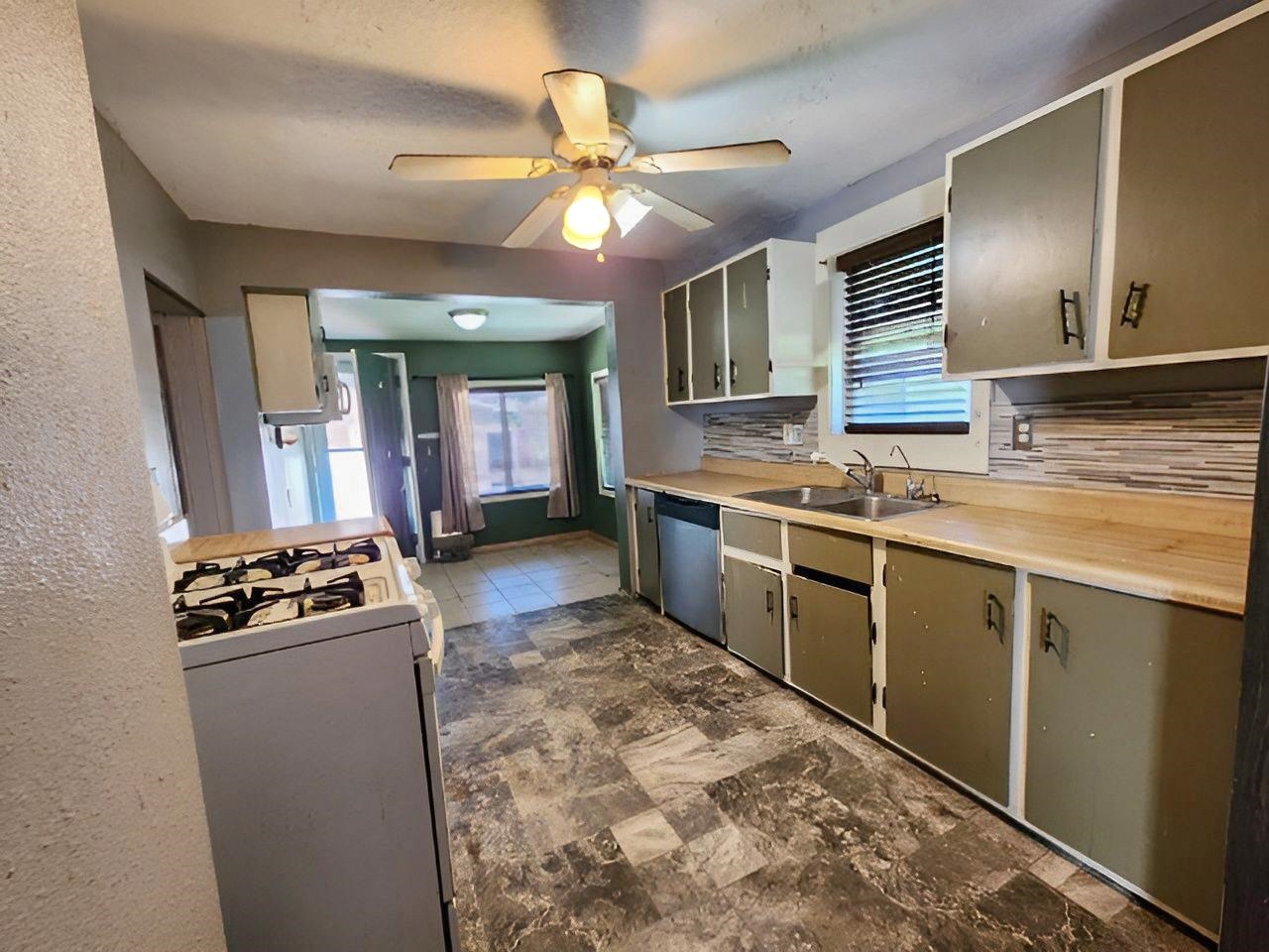 MLS #251209
