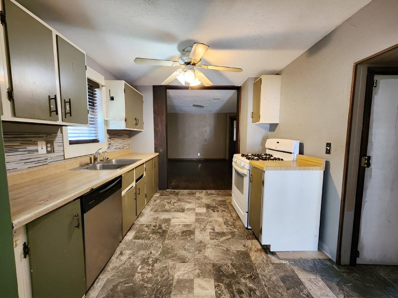 MLS #251209