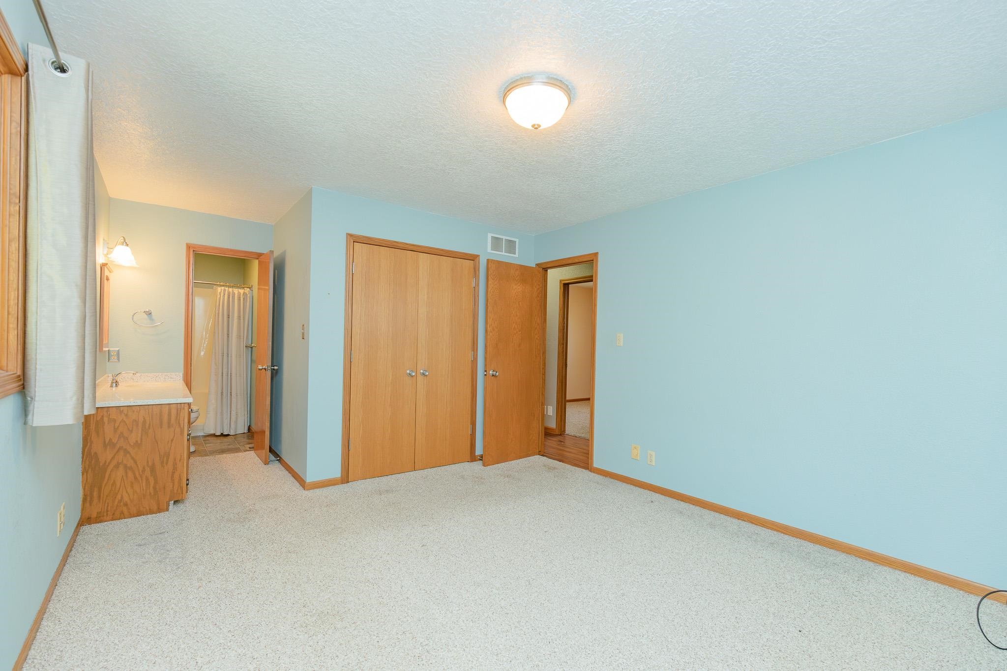 MLS #251215