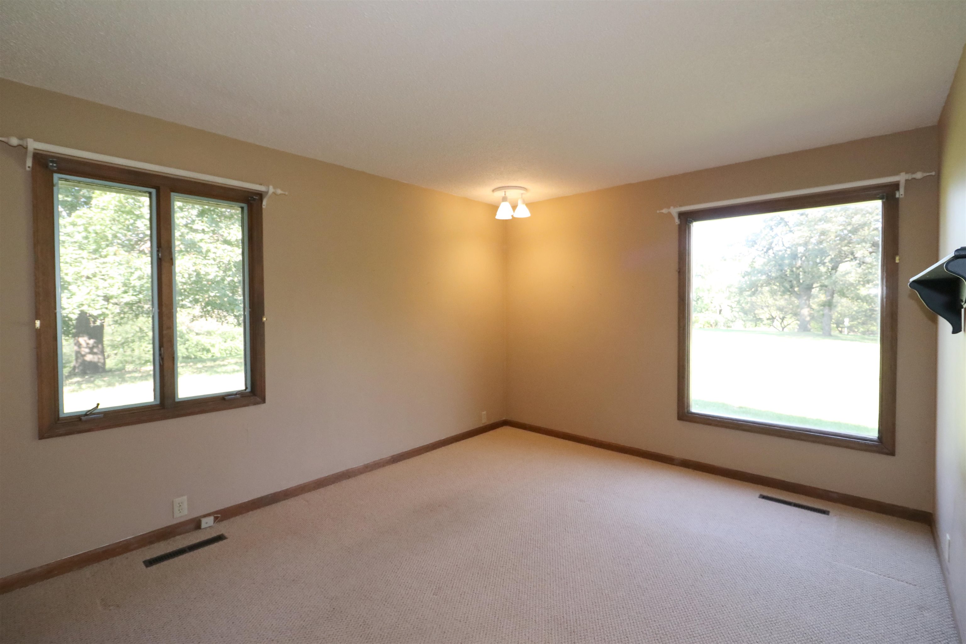 MLS #251228