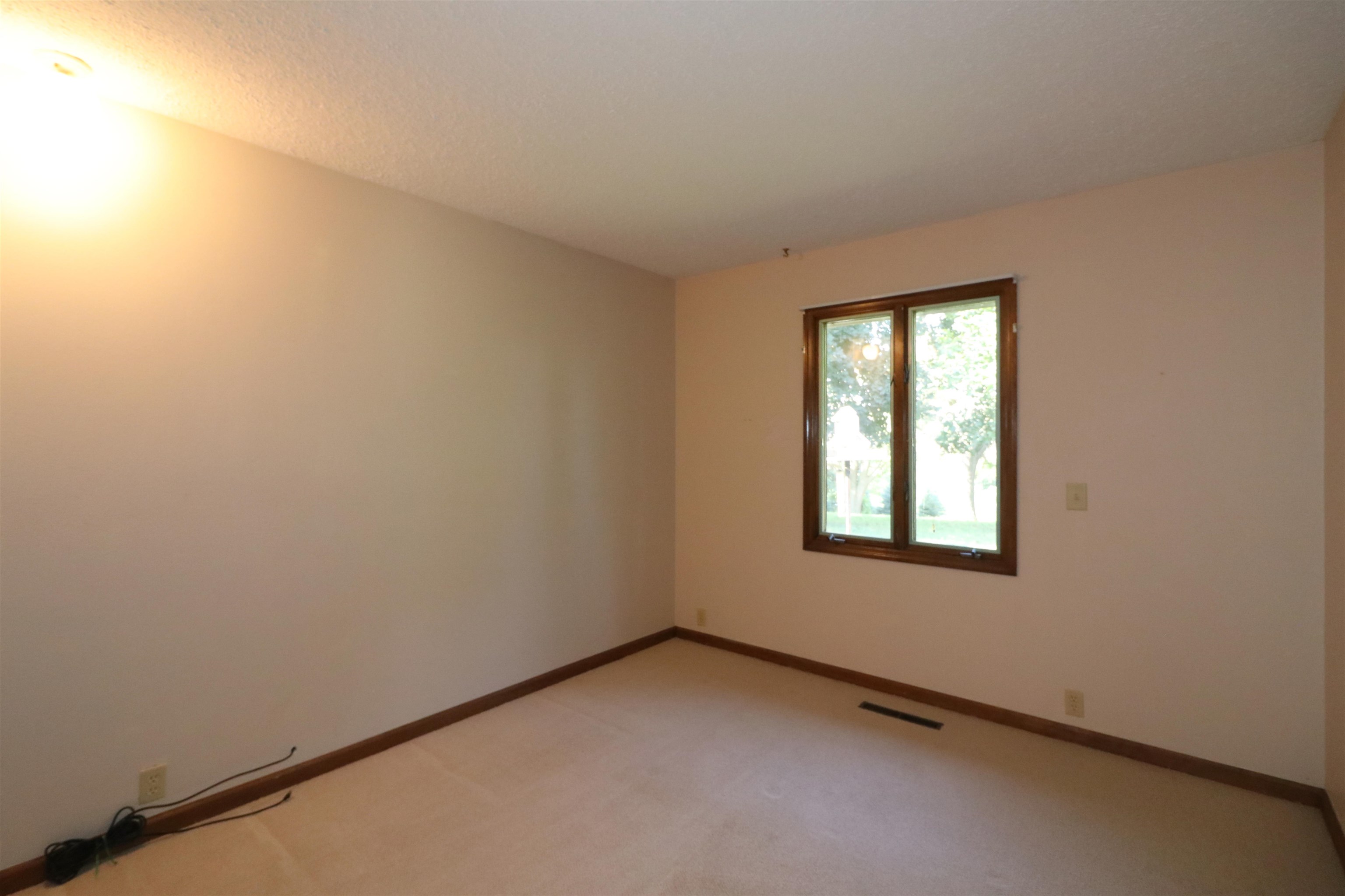 MLS #251228