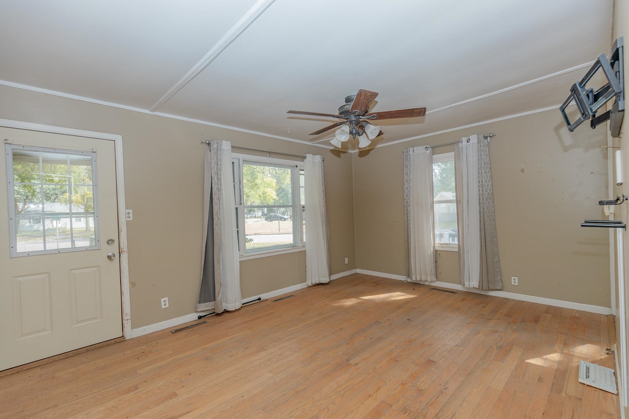 MLS #251260
