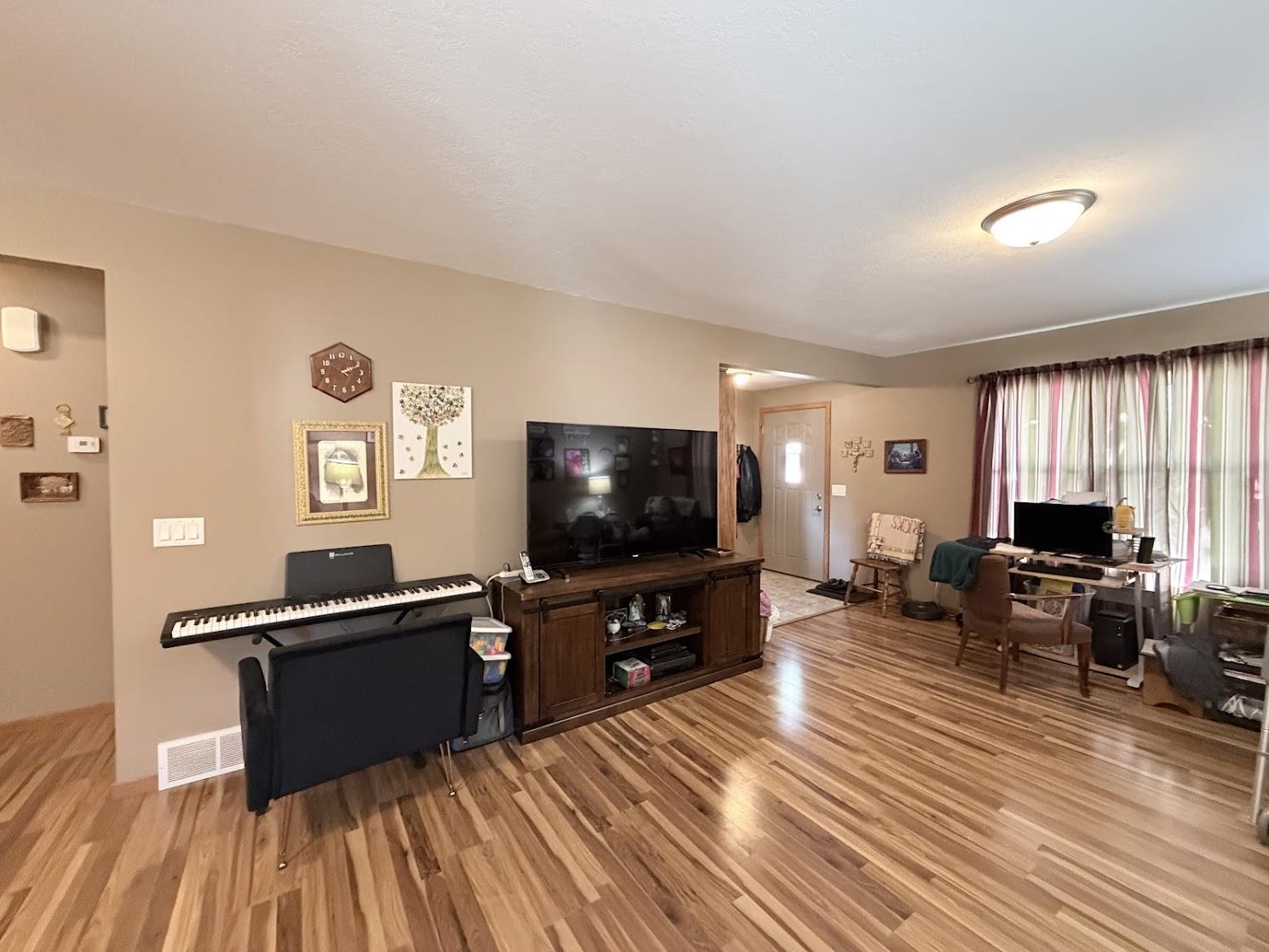 MLS #251261