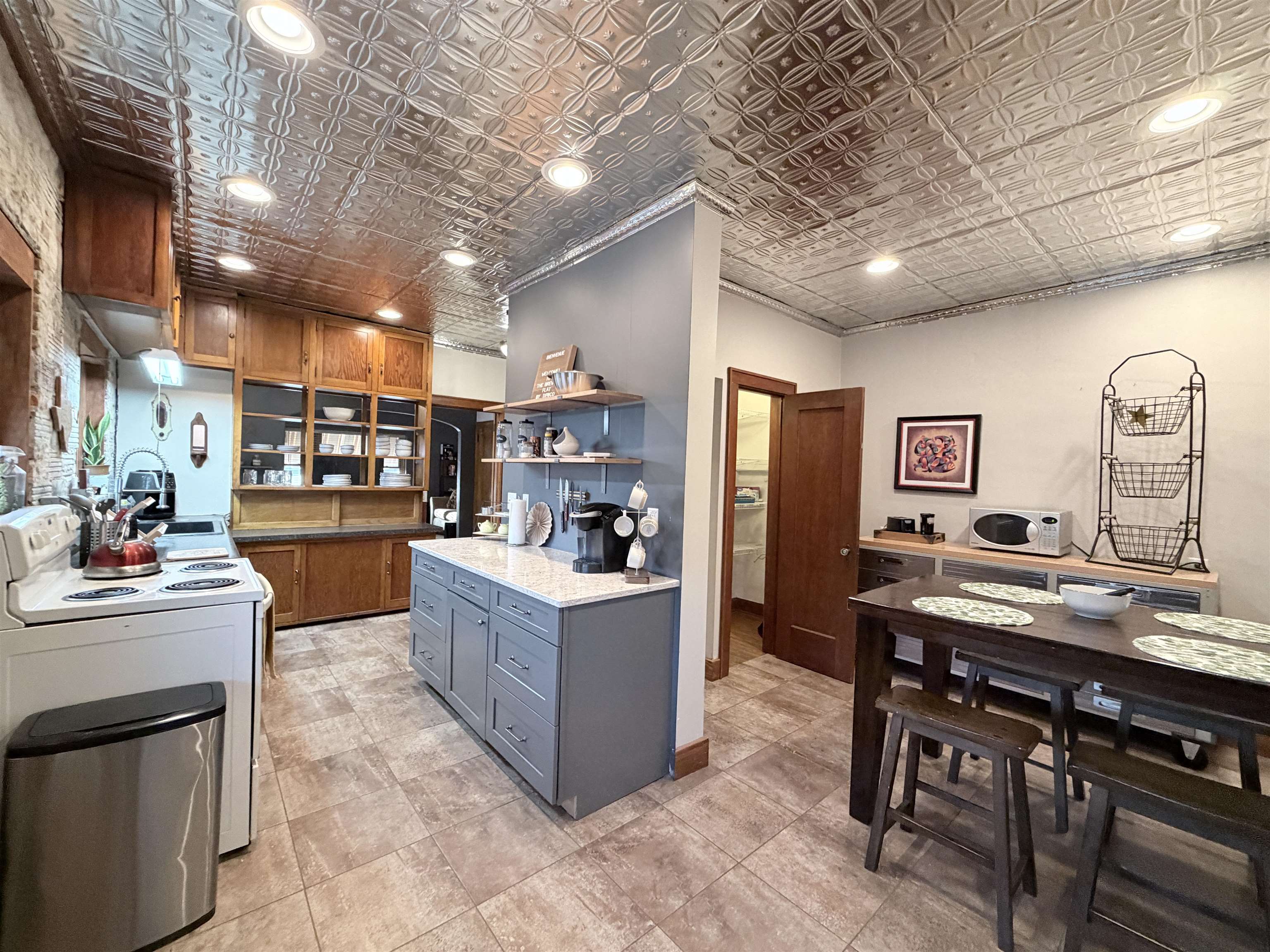 MLS #251292