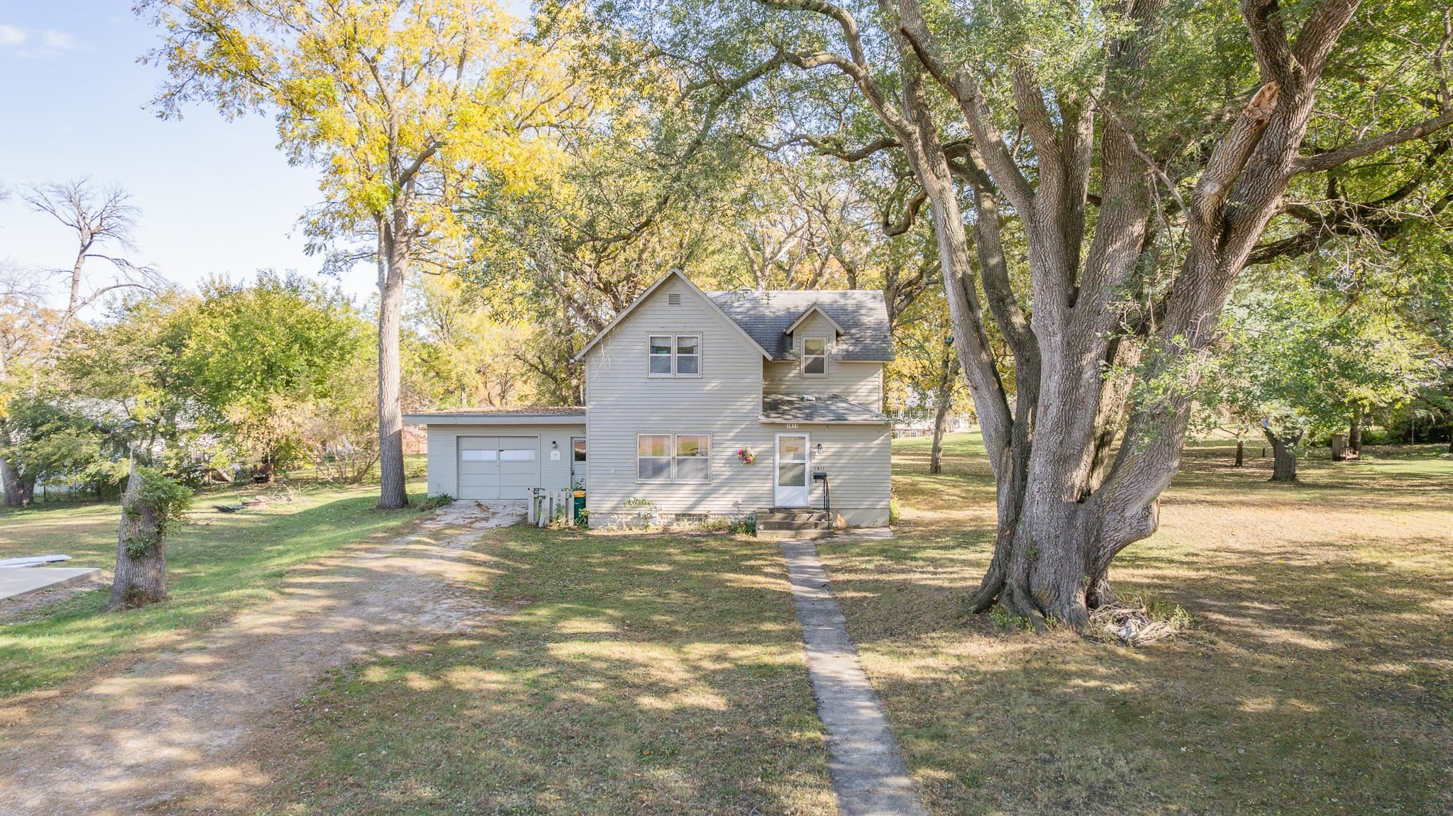 1911 Boston Avenue, Spirit Lake, IA 51360 