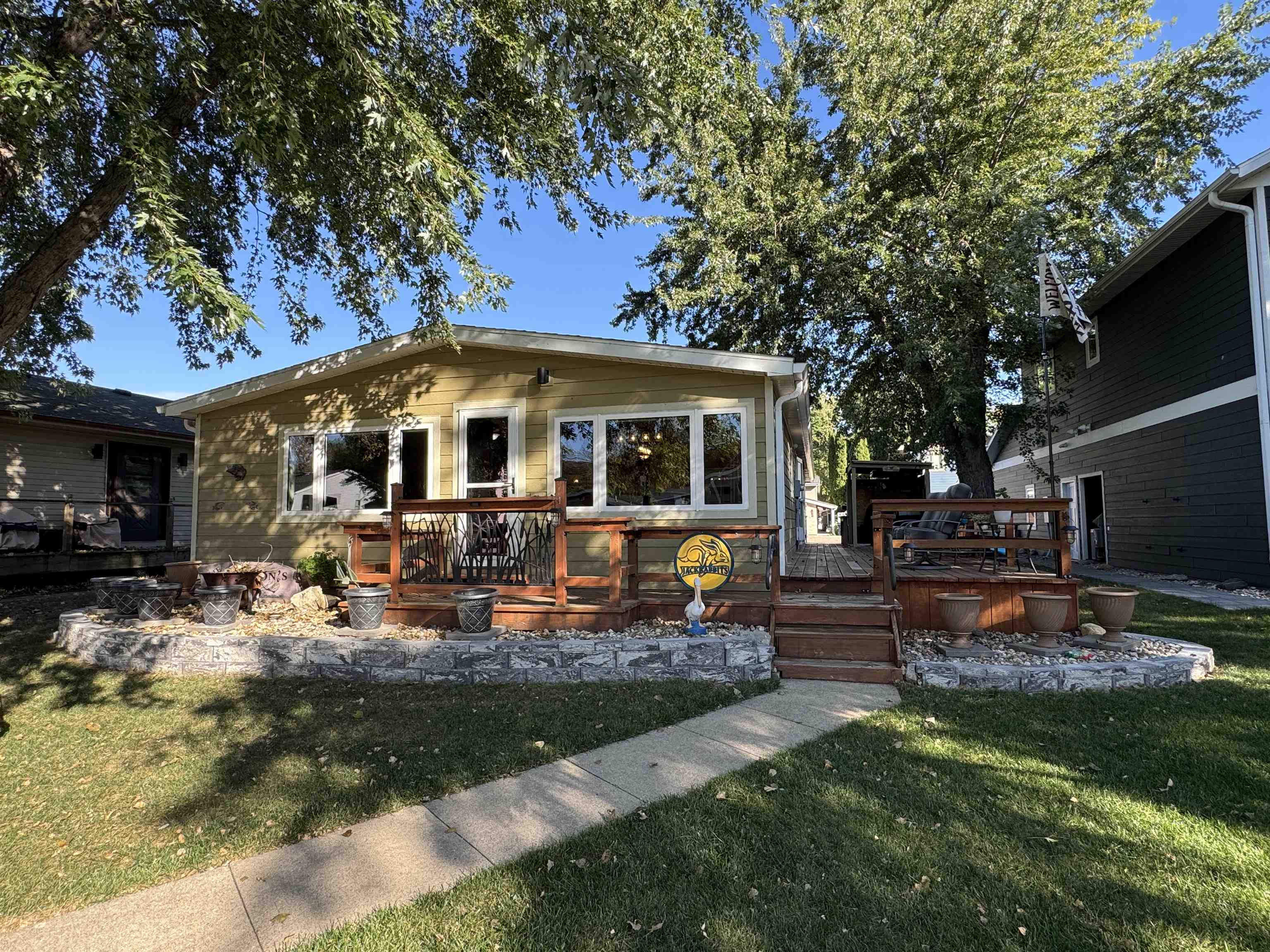 MLS #251327