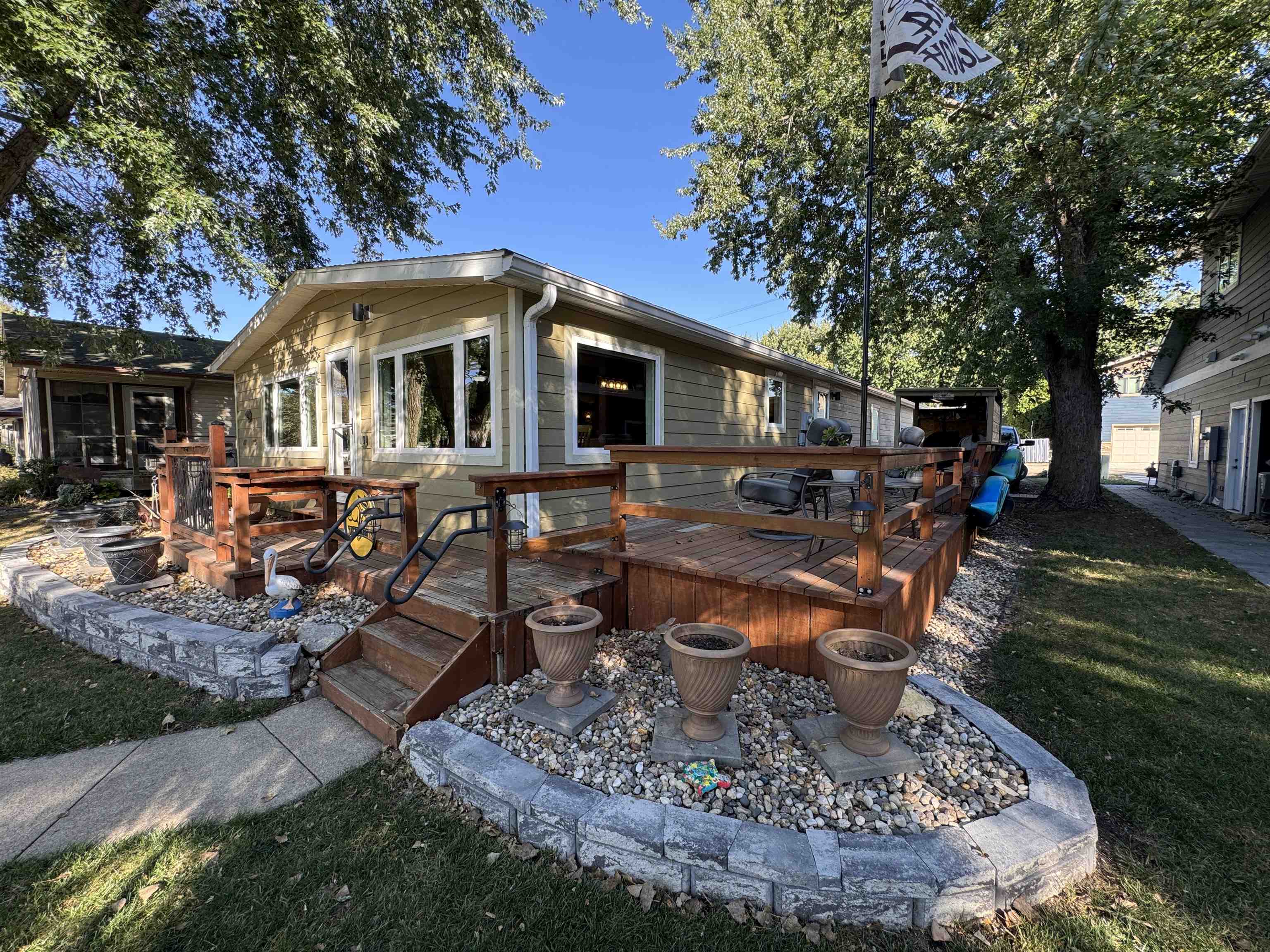 MLS #251327