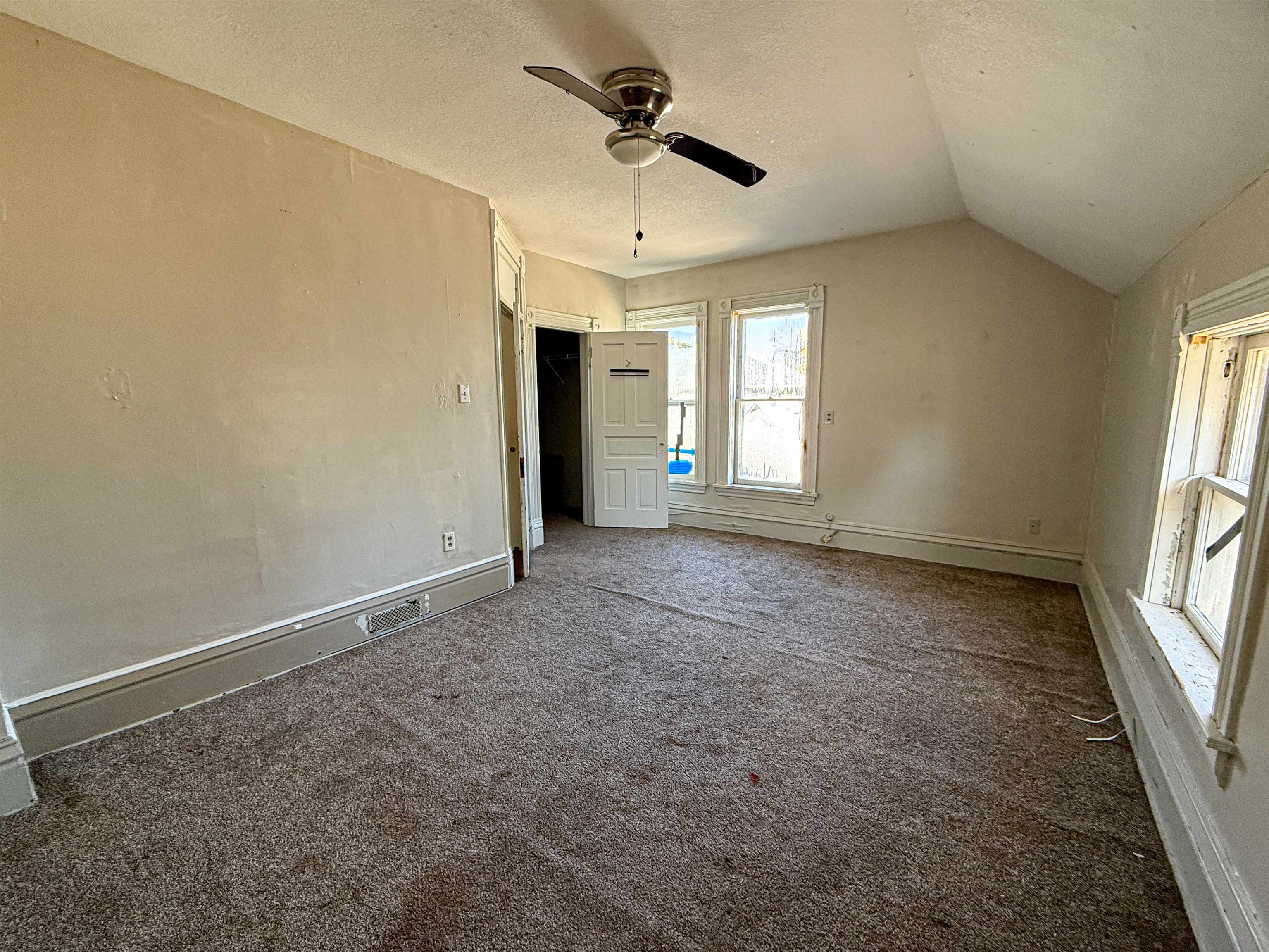 MLS #251370