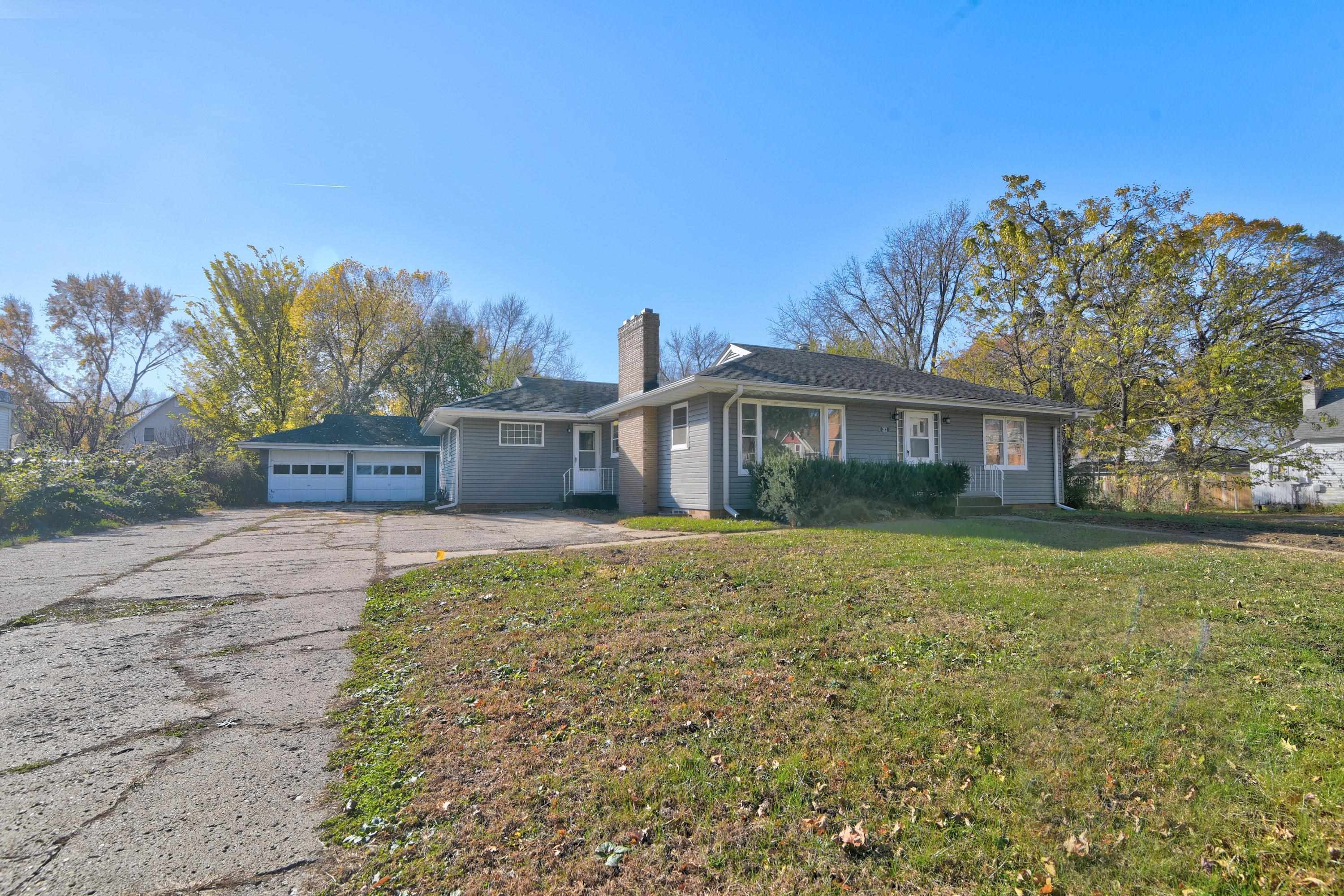 212 3rd Street, Spencer, IA 51301 