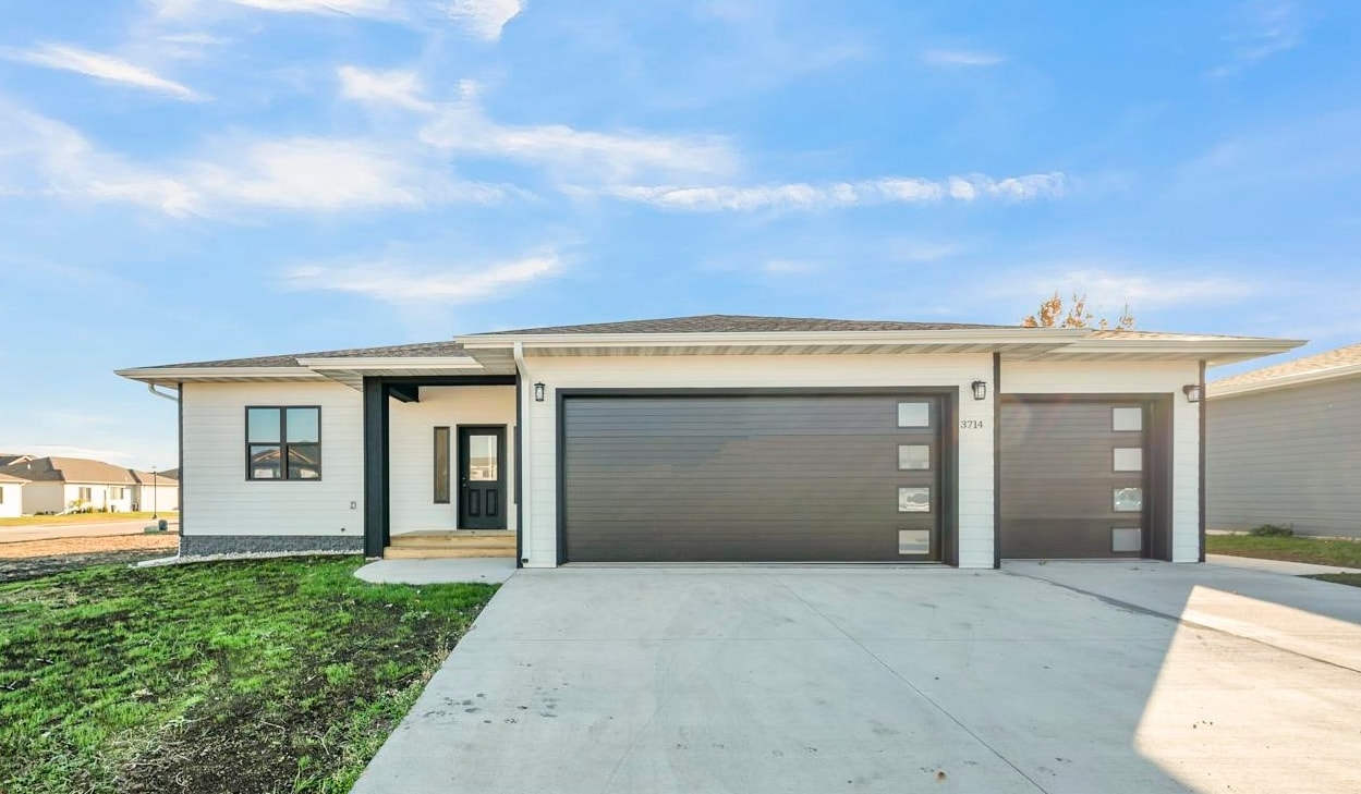 3714 Lincoln Avenue, Spirit Lake, IA 51360 