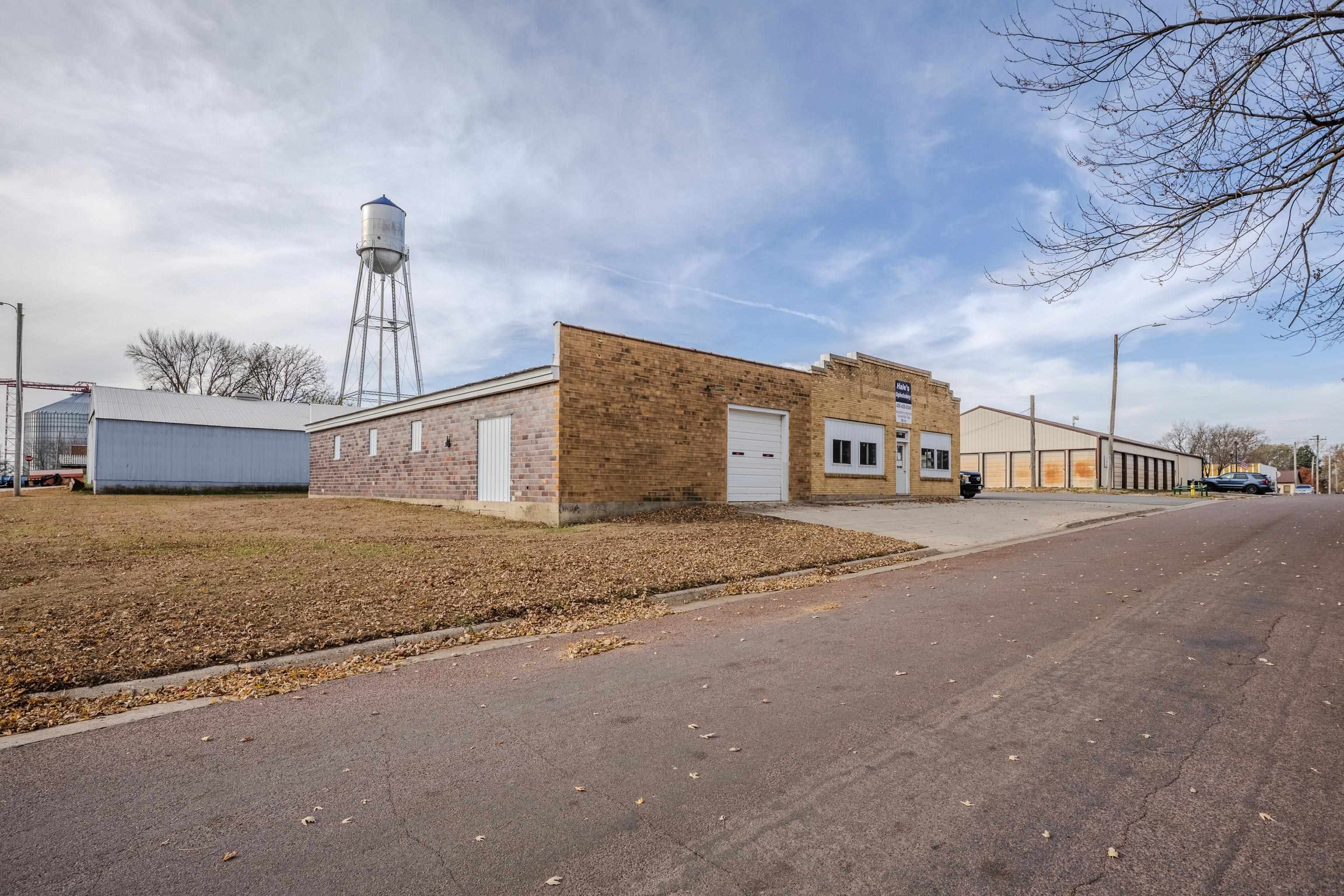 20 Avenue B, Lake Park, IA 51347 