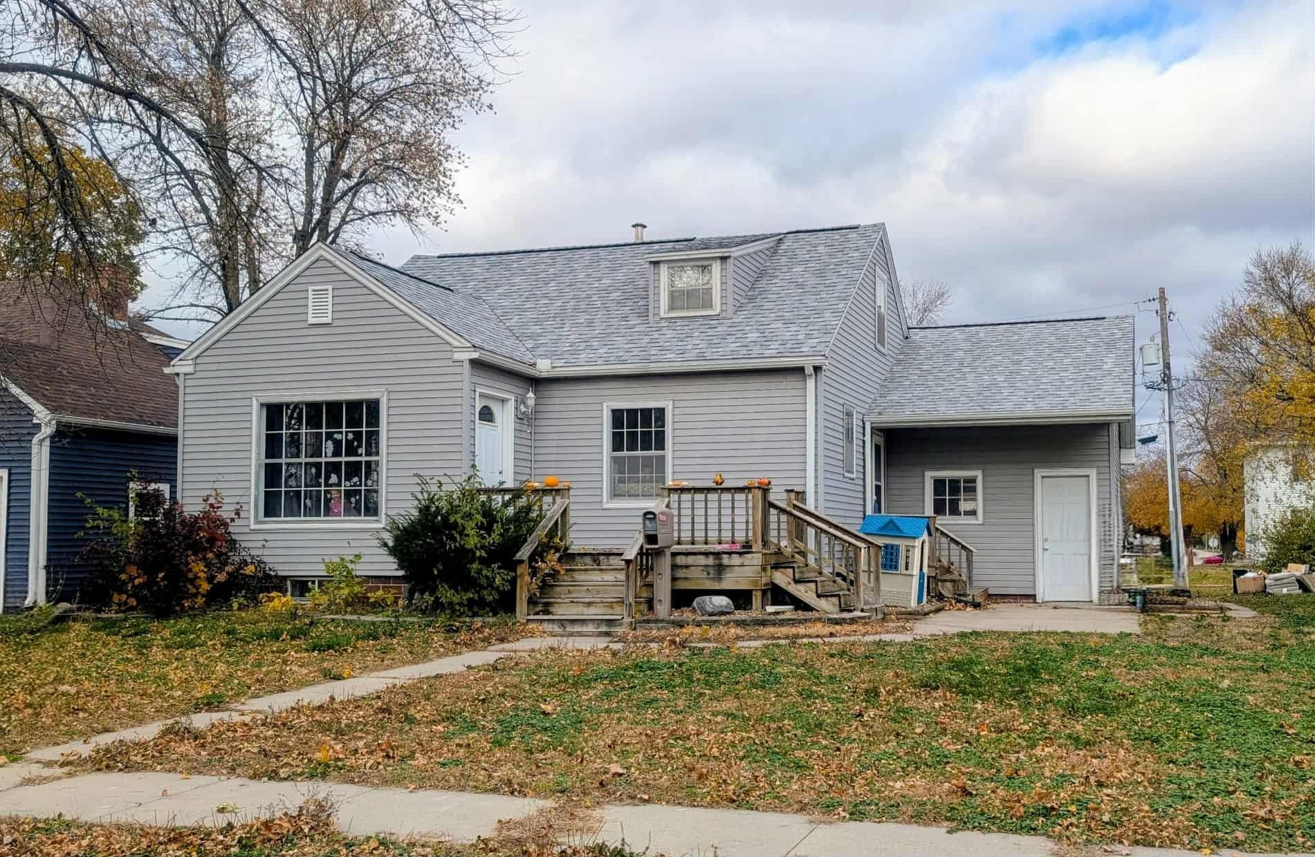 1703 10th Street, Emmetsburg, IA 50536 