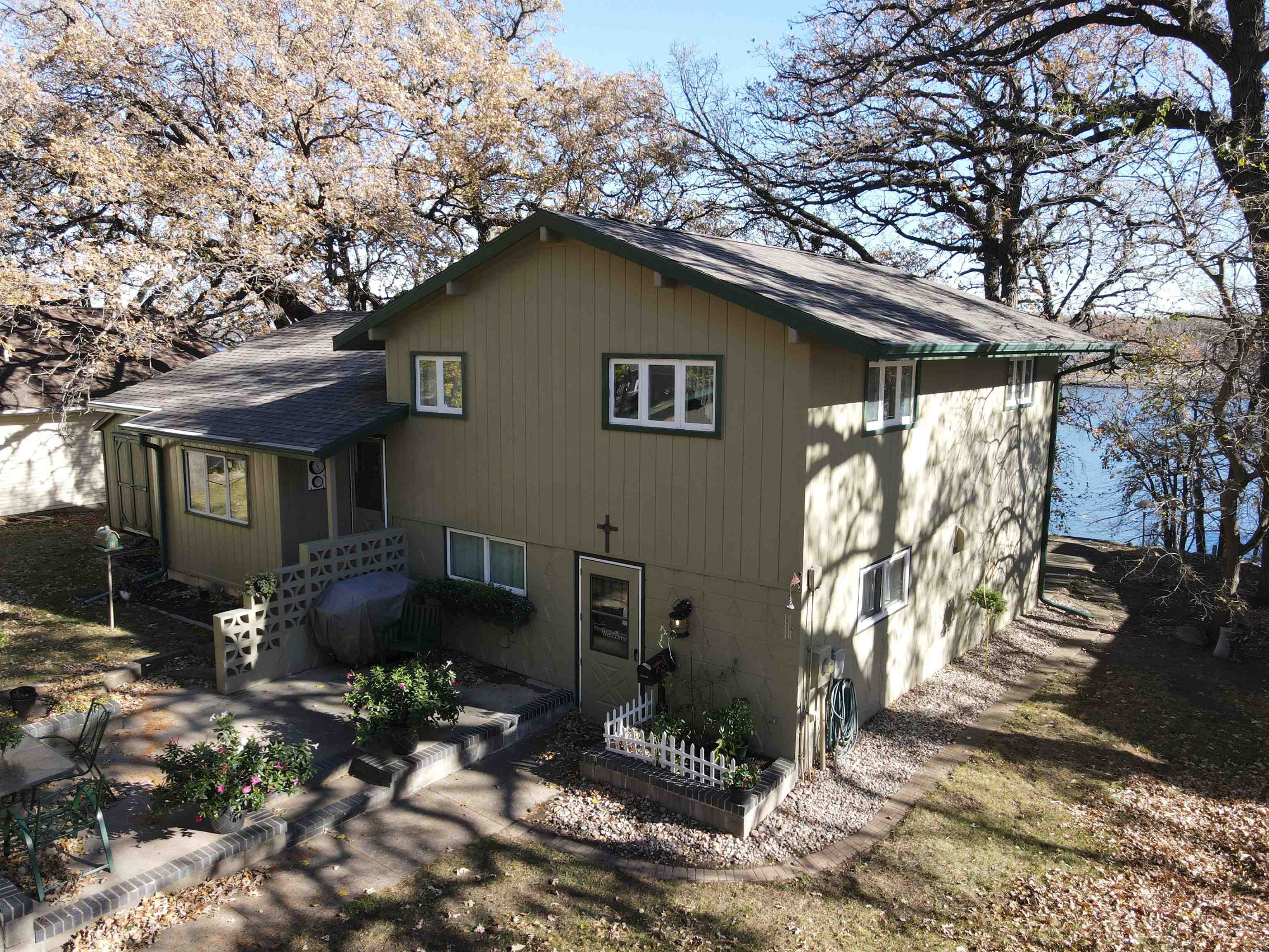 402 15th Street, Spirit Lake, IA 51360 