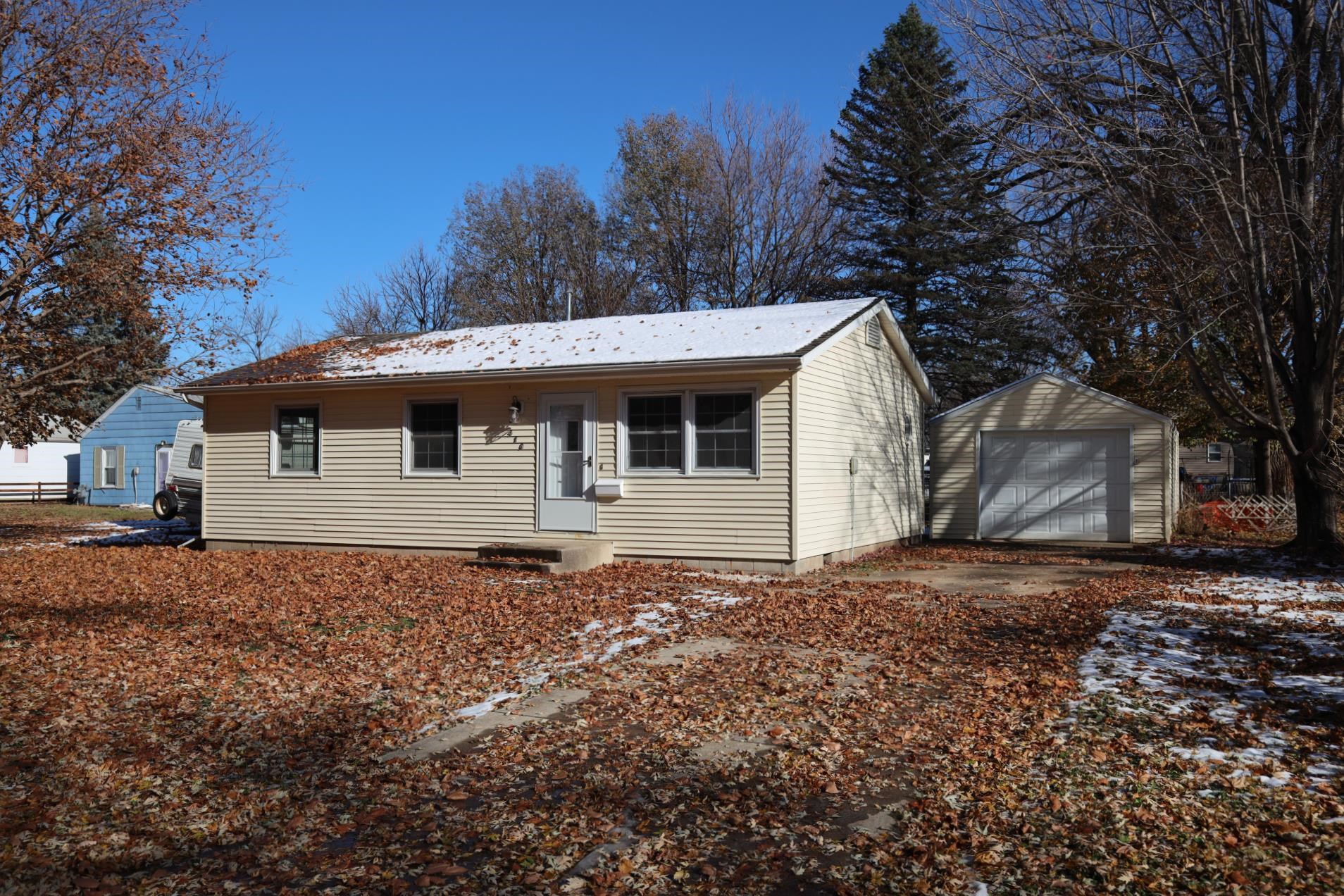 418 13th Street, Estherville, IA 51334 