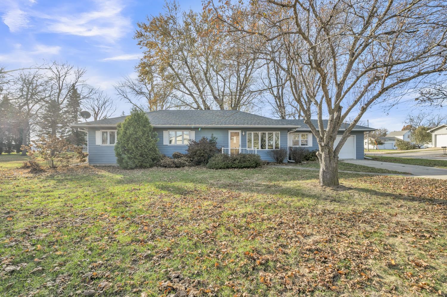 2301 Union Street, Emmetsburg, IA 50536 