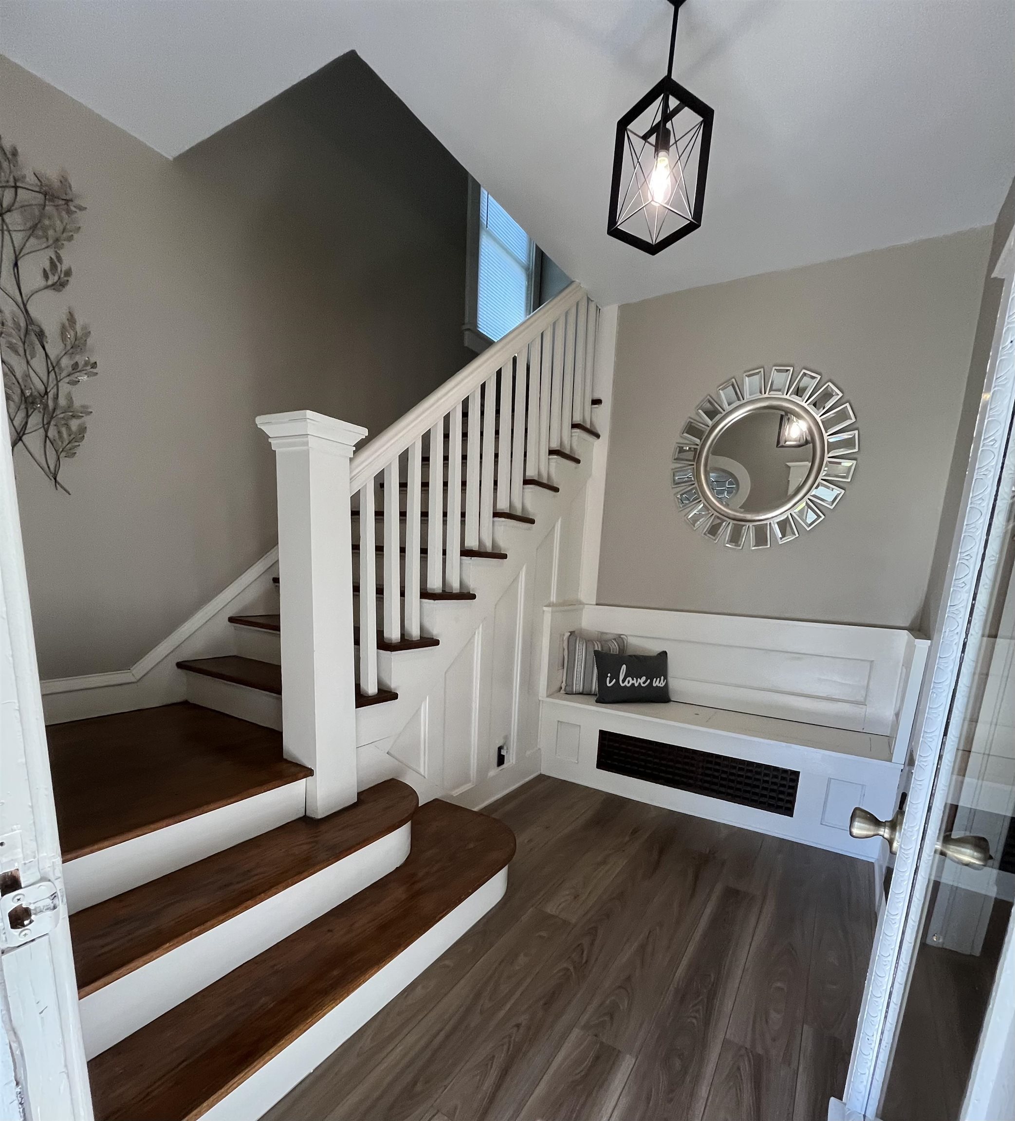 601 W Robins St, Graettinger, IA 51342 