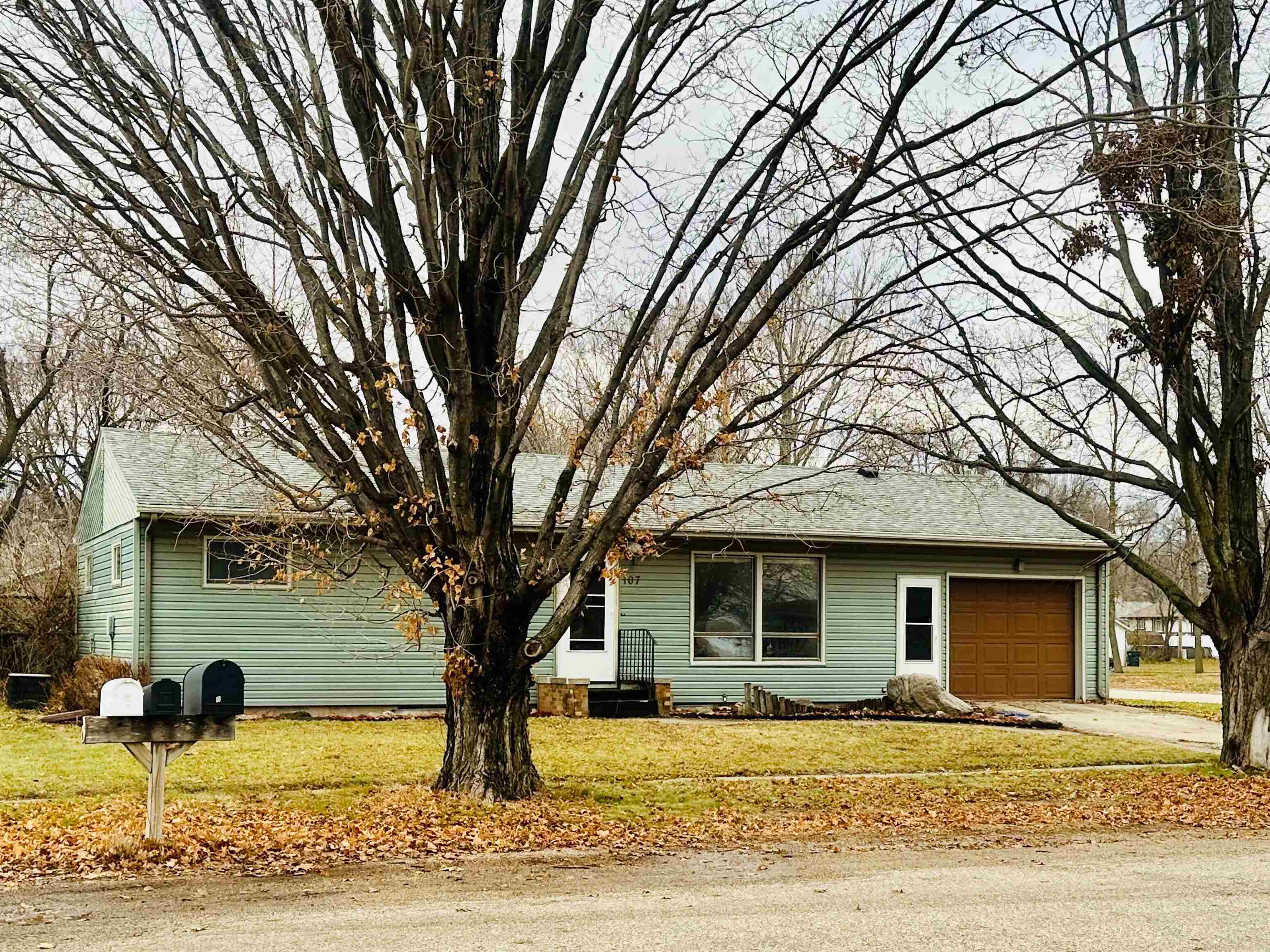 107 Lincoln Street, Everly, IA 51338 