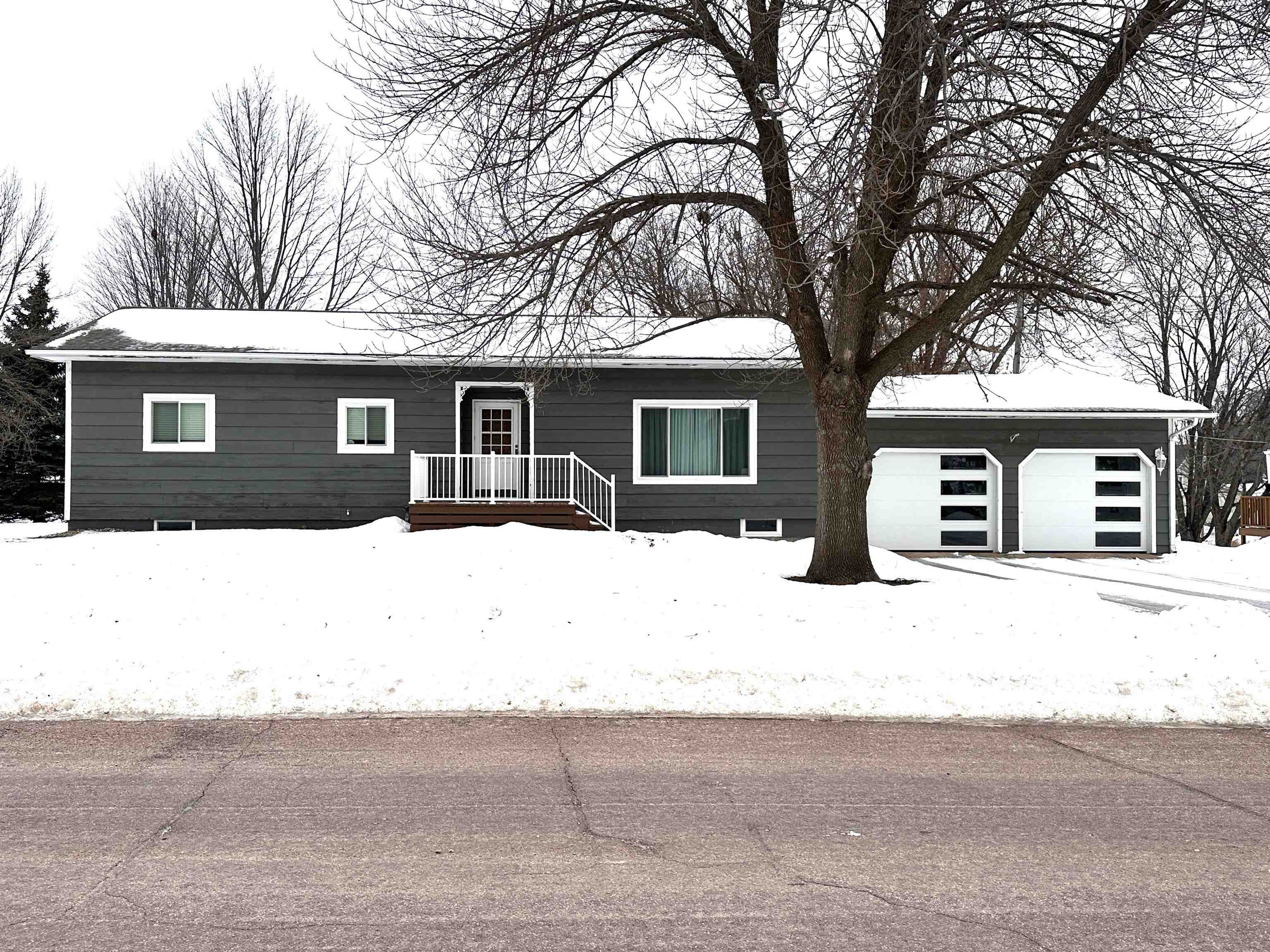 101 A Avenue, Lake Park, IA 51347 