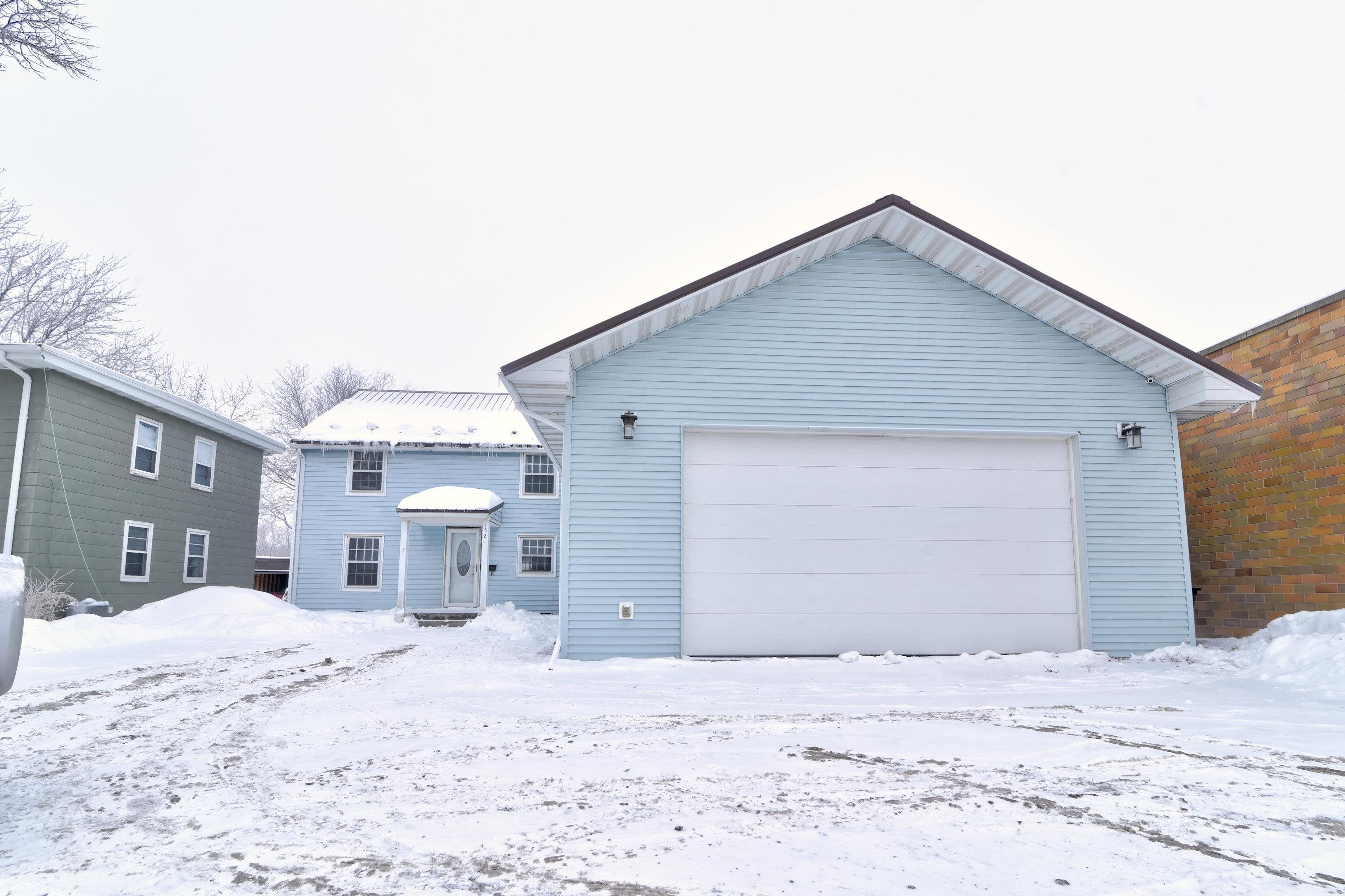 1521 Central Avenue, Estherville, IA 51334 