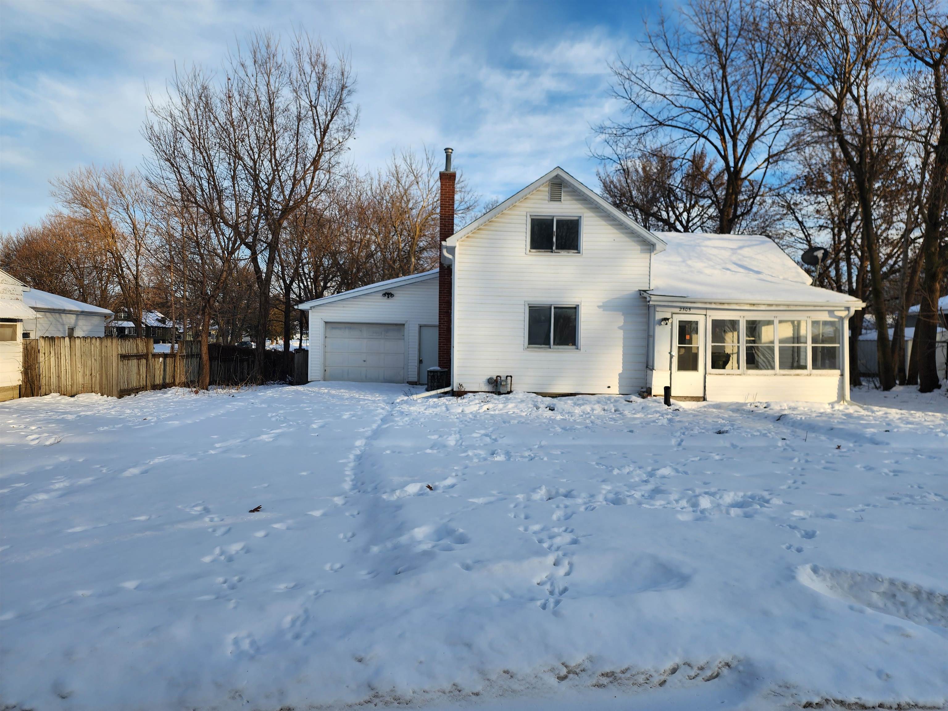 2505 7th Street, Emmetsburg, IA 50536 