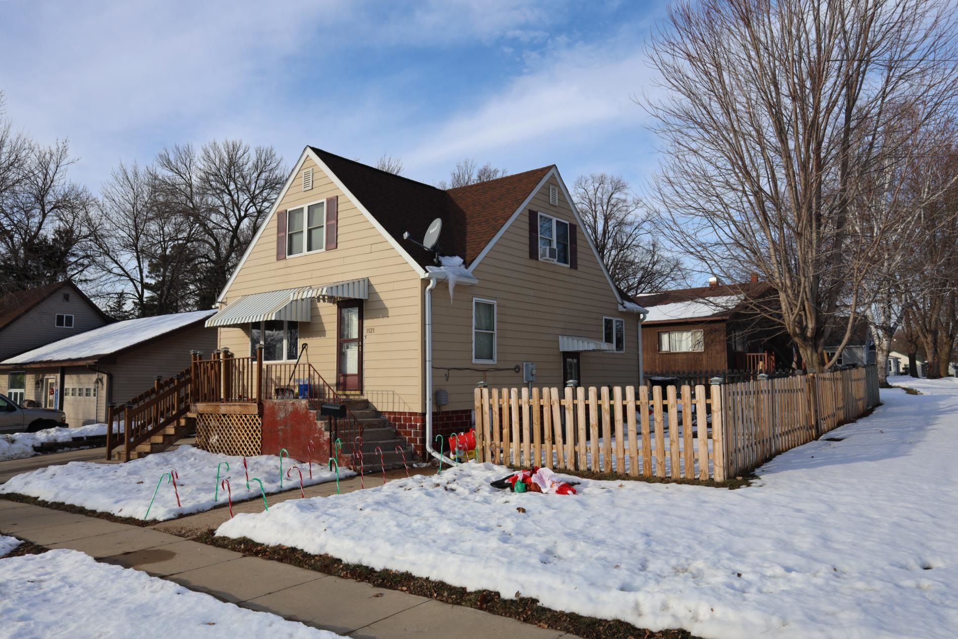 1121 5th Avenue, Estherville, IA 51334 