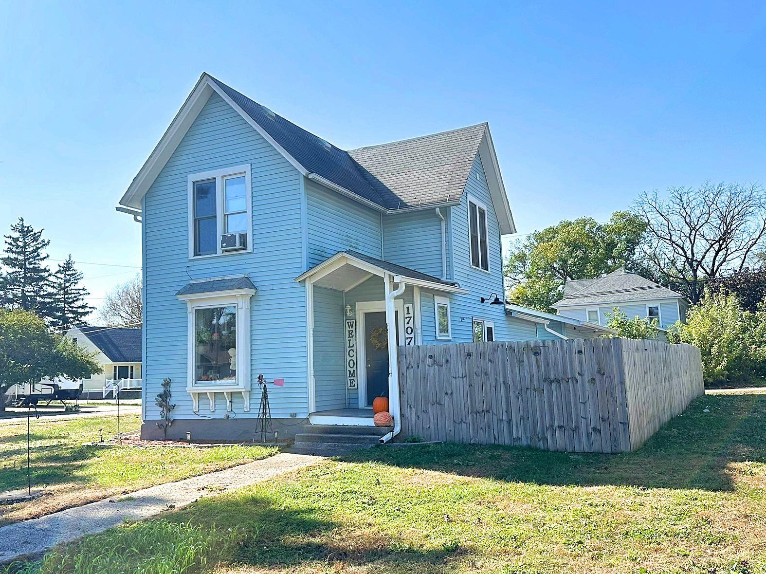 1707 Lake Street, Emmetsburg, IA 50536 