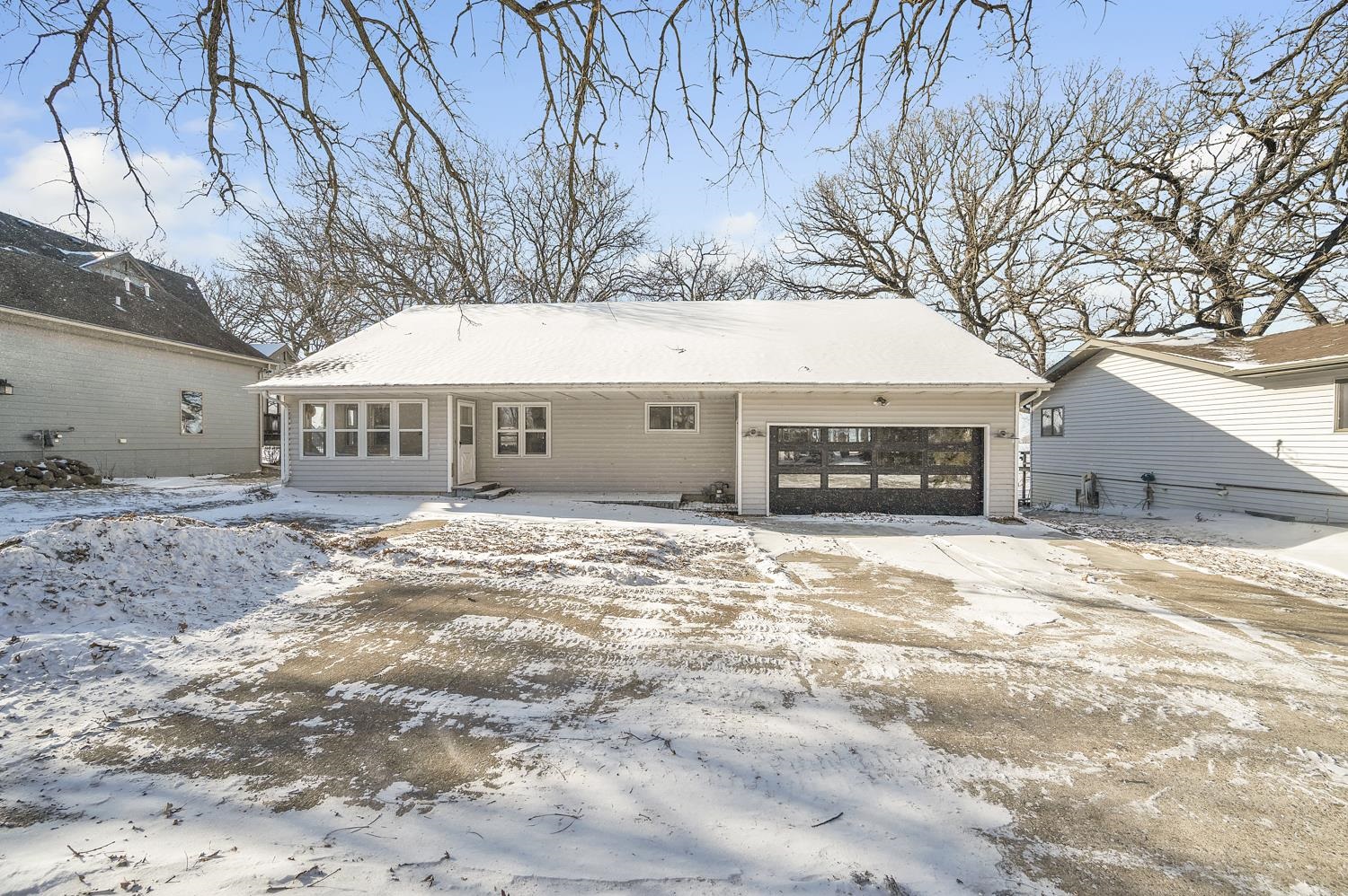 870 252nd Avenue, Orleans, IA 51360 