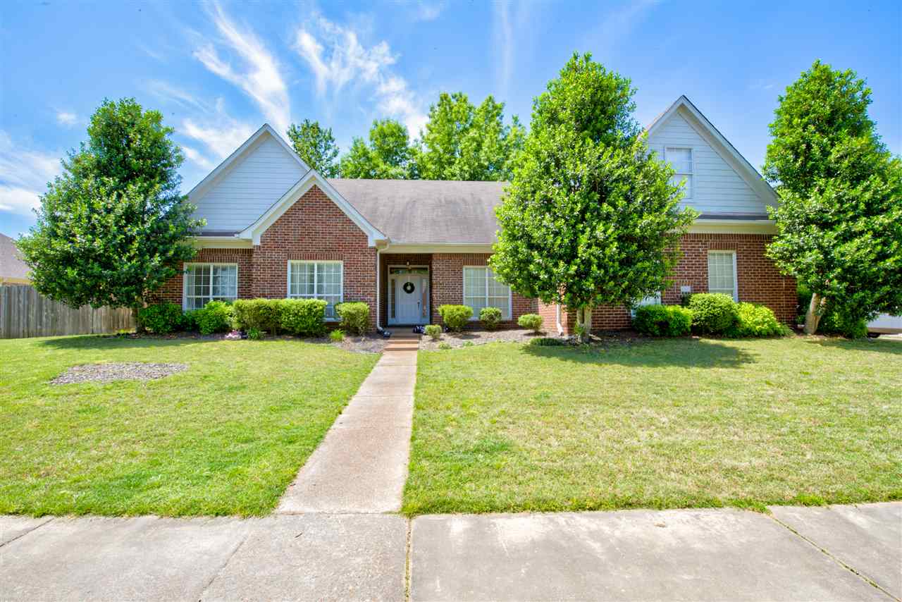1305 W Sweet Rain Dr Collierville Tn 38017 Mls 10076646 Kelly Martin