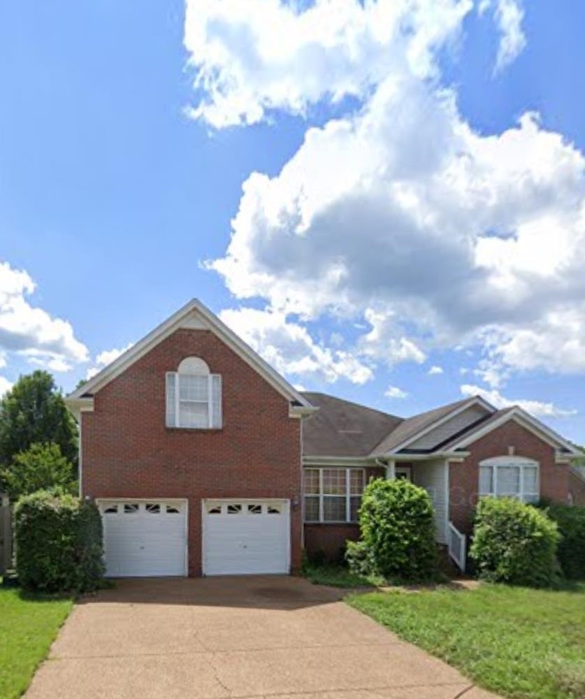 413 Hunters Path, Nashville, Tennessee image 1