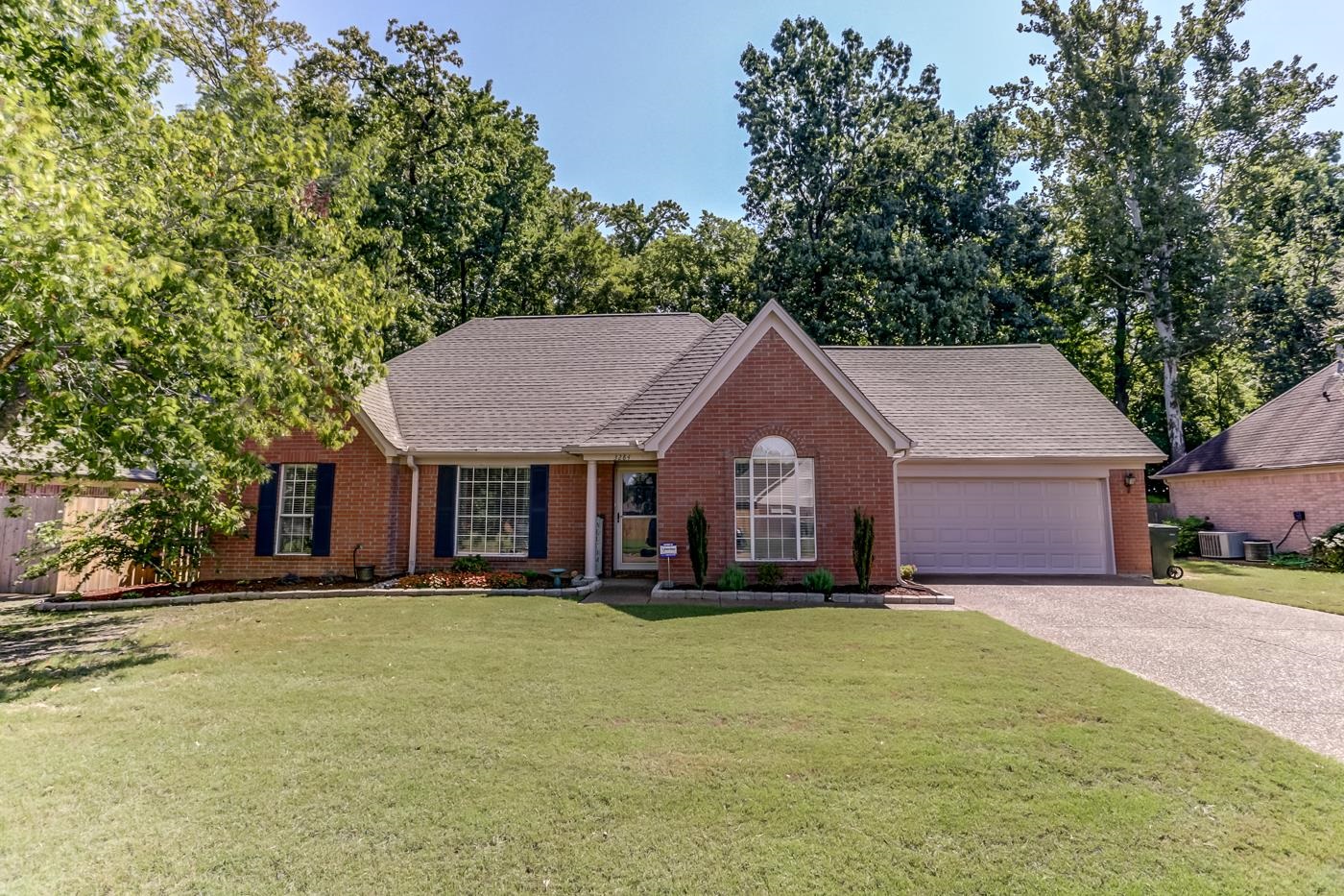 3284 Don Valley Dr, Bartlett, TN 38133