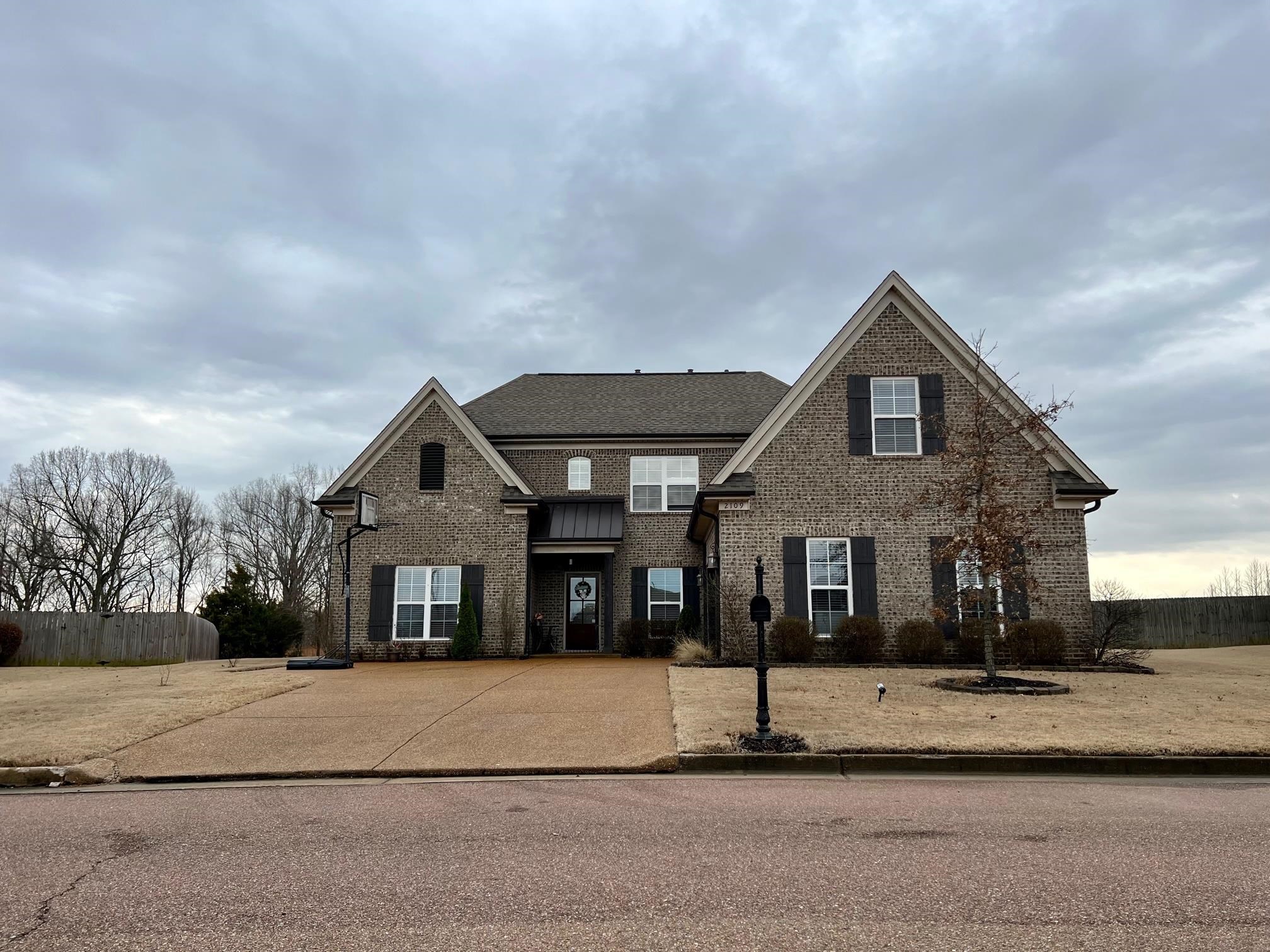2109 HAZELNUT DR, Southaven, MS 38672