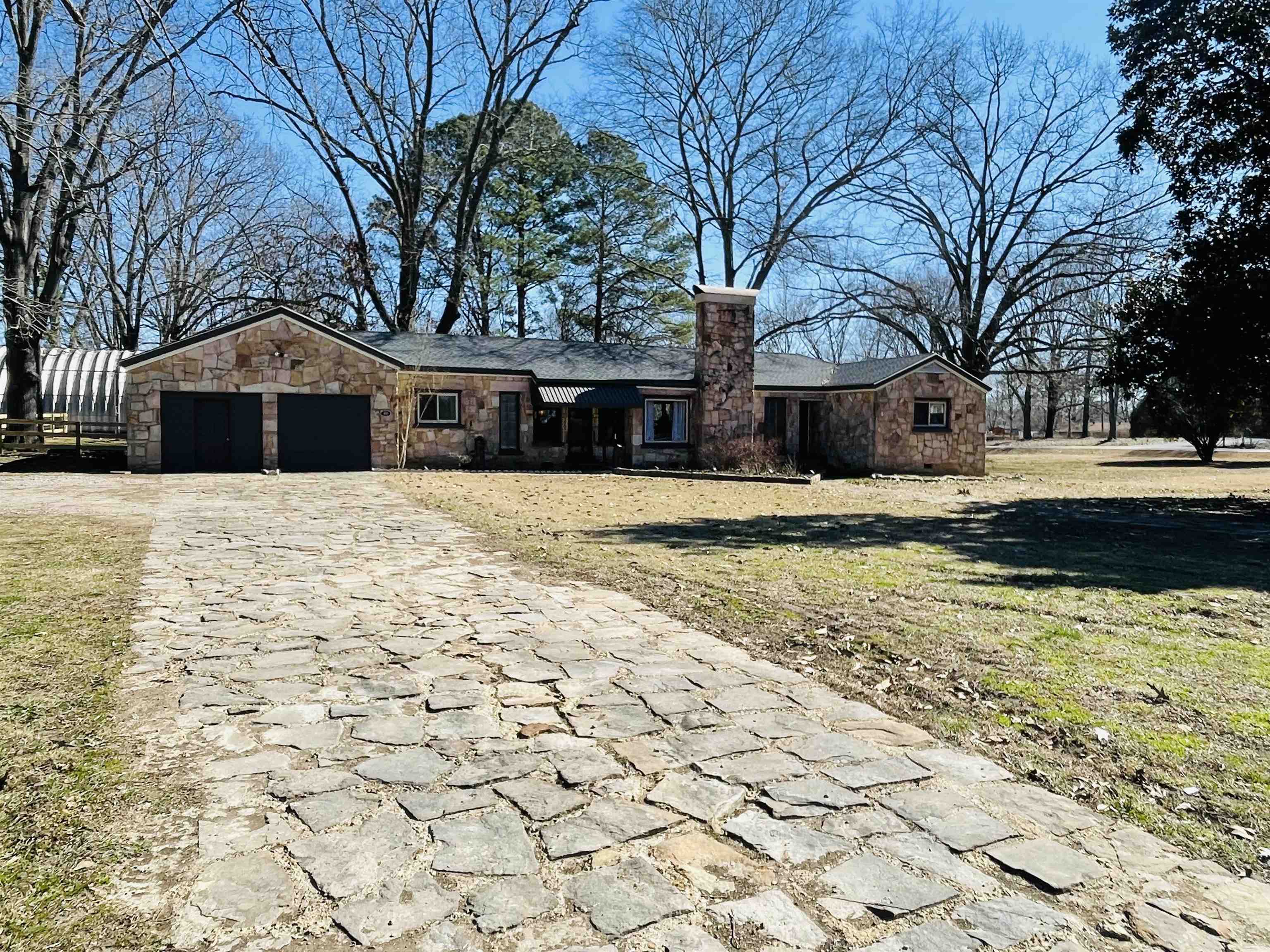 335 HARBERT DR, SAVANNAH, TN 38372 Crunk Real Estate Weichert