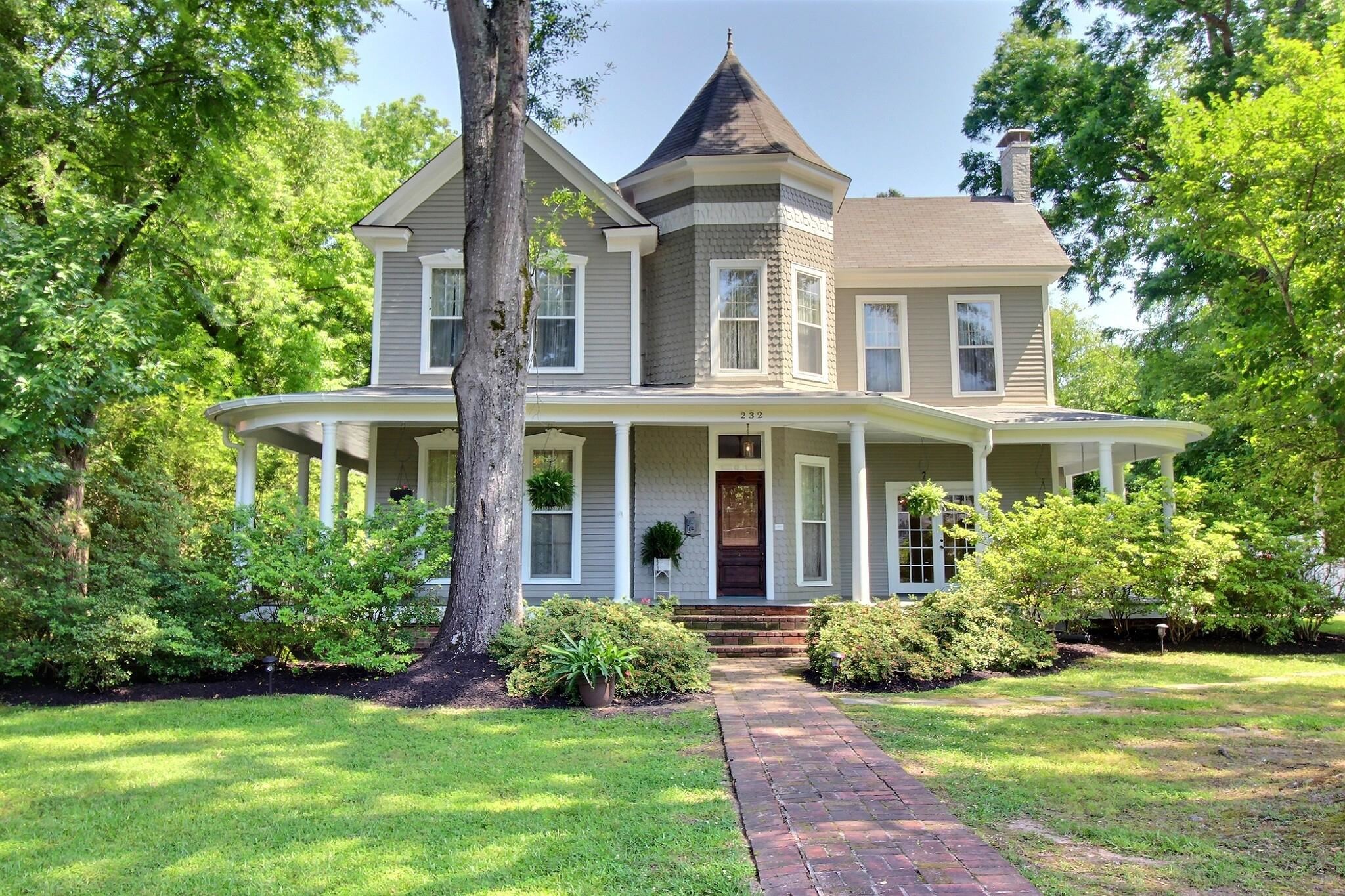 232 N ROWLETT ST, Collierville, TN 38017