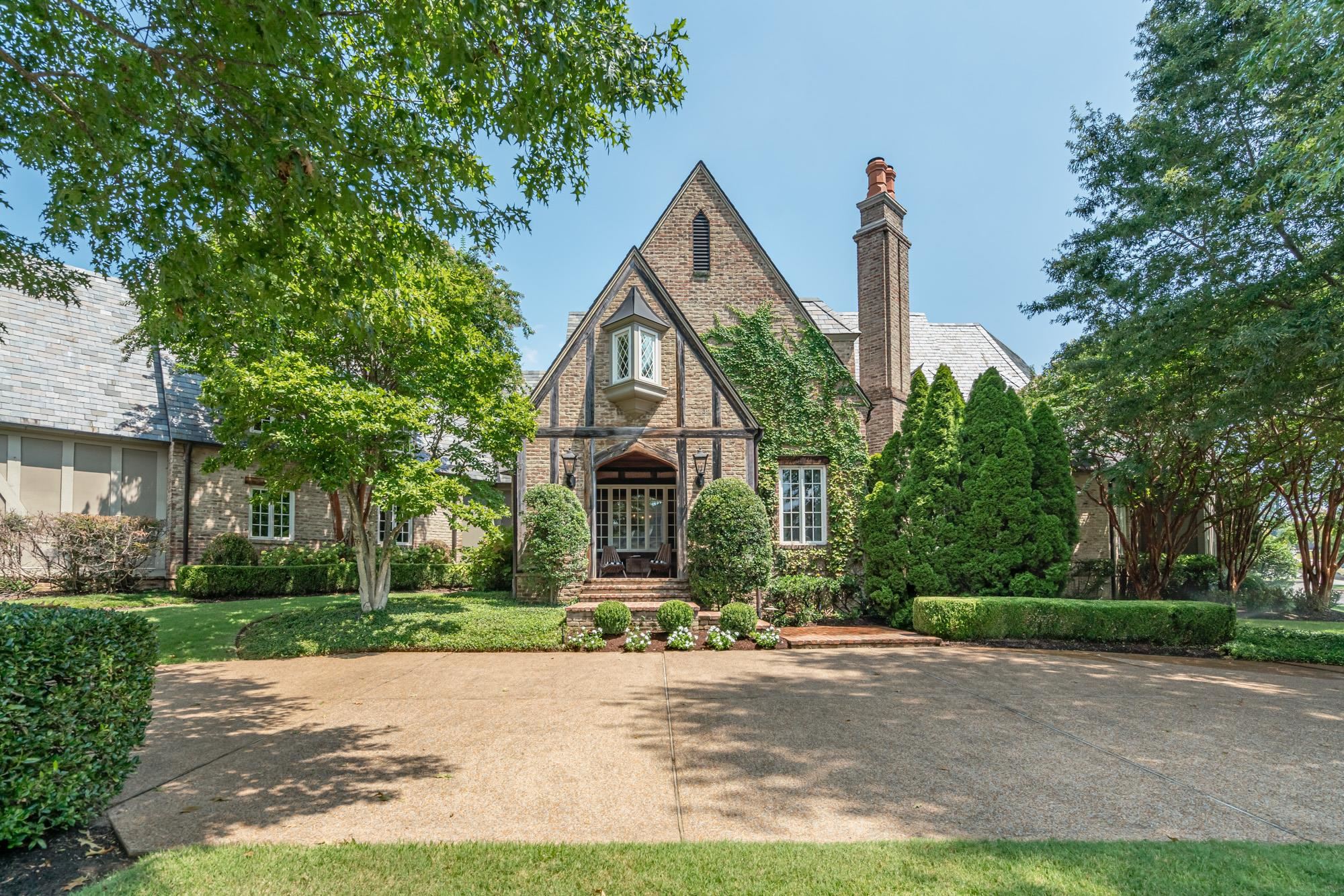 1134 SAINT VINCENT PL, Memphis, TN 38120