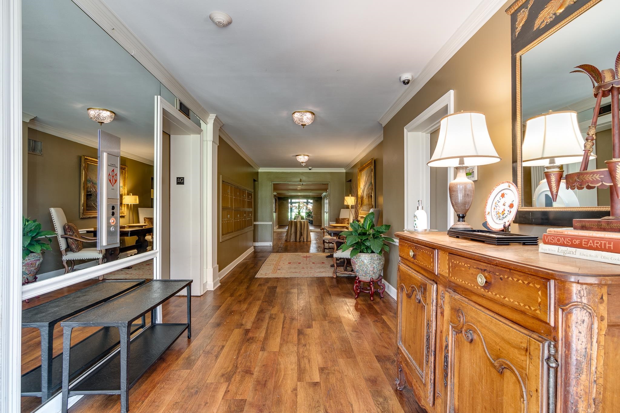 585 S GREER ST 500