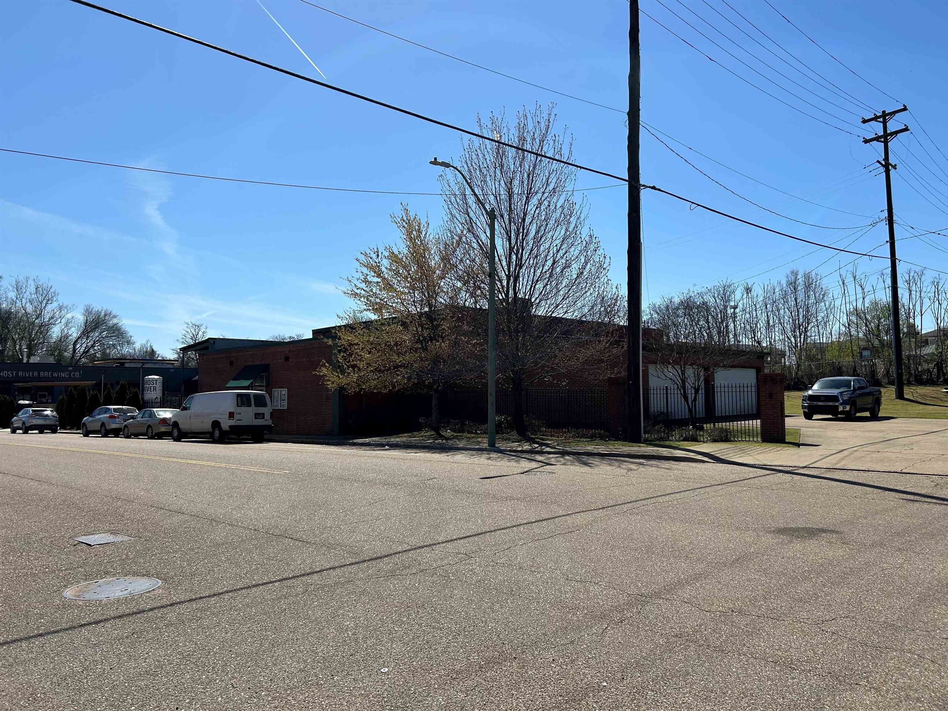 805 S MAIN ST