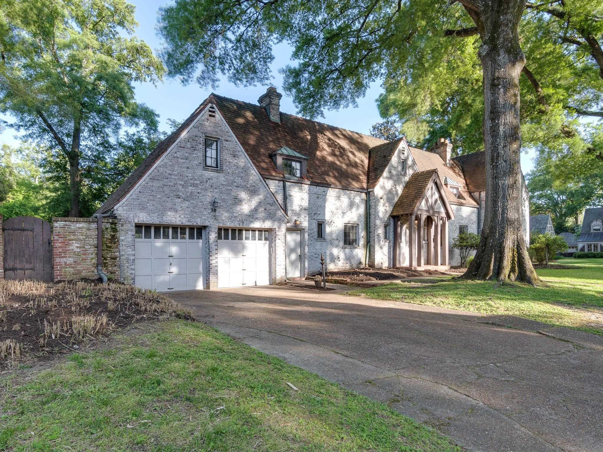 30 LOMBARDY RD