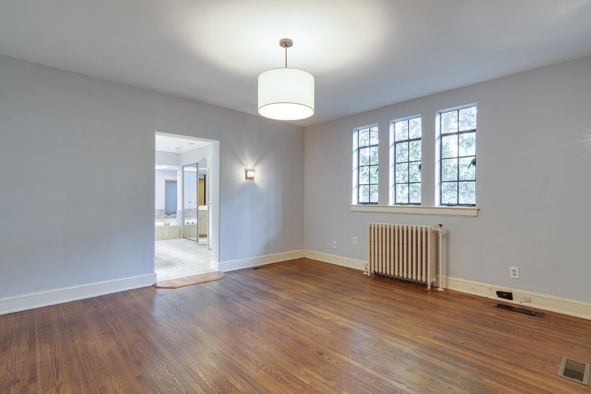 30 LOMBARDY RD