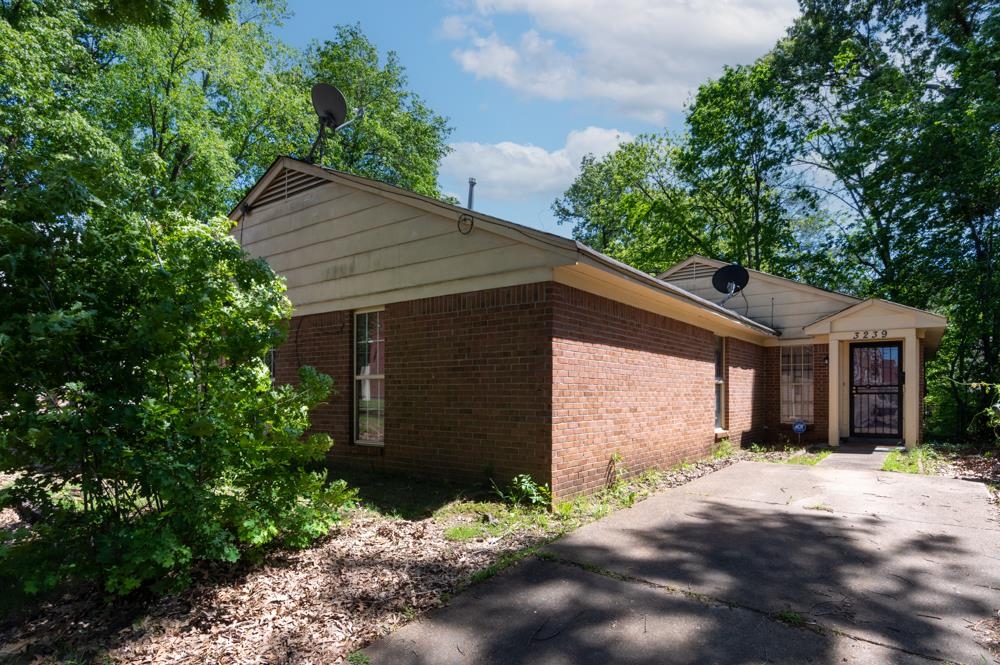 3239 CARNES AVE, Memphis, TN 38111
