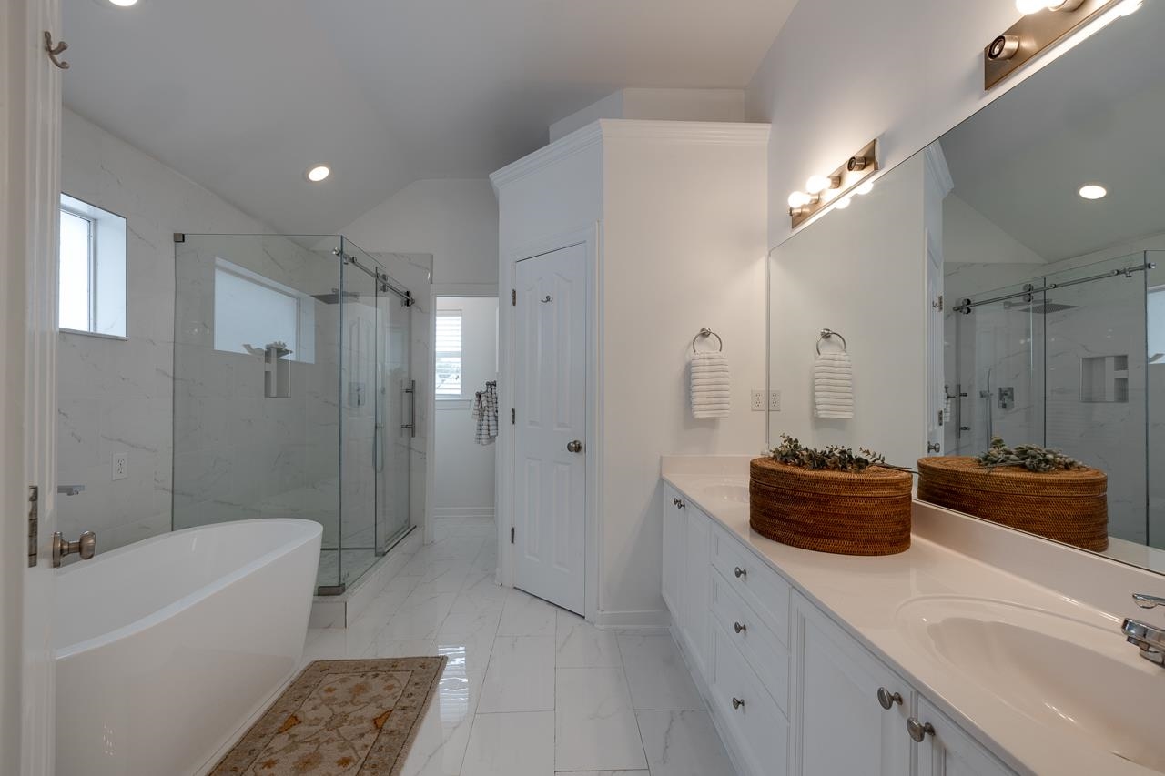 1078 RIVER ISLE DR