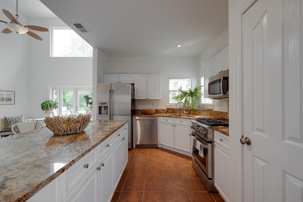 1078 RIVER ISLE DR