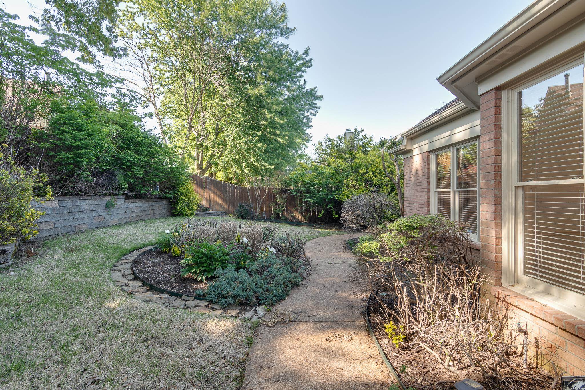 1605 MASSEY POINTE LN