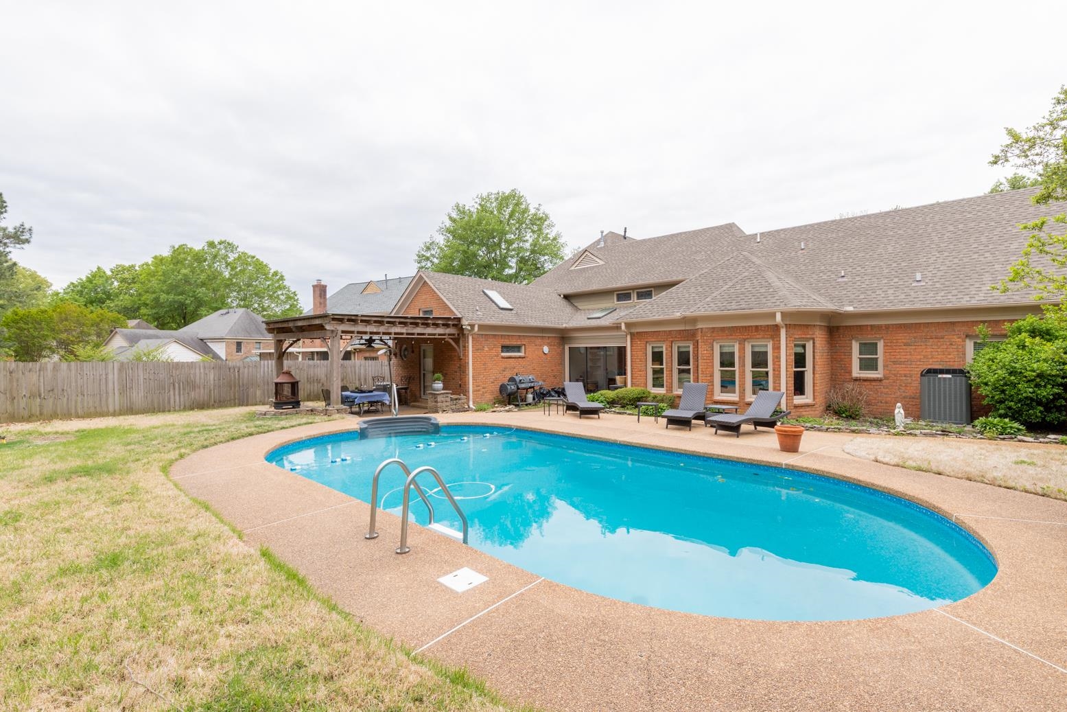 2878 BELGRAVE DR