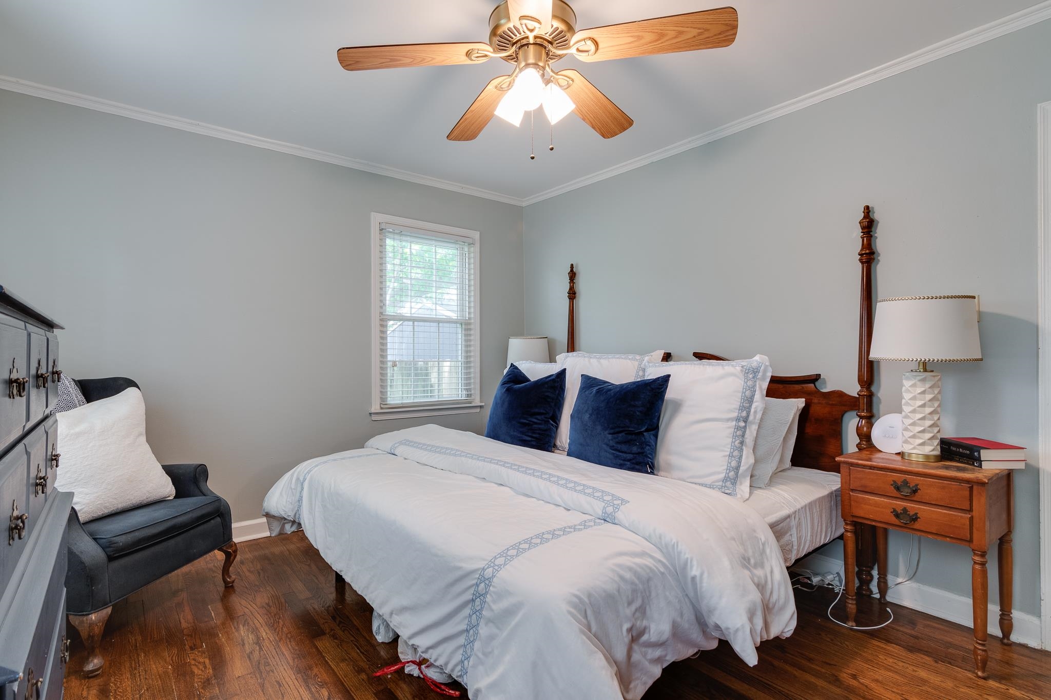 498 MEADE CIR