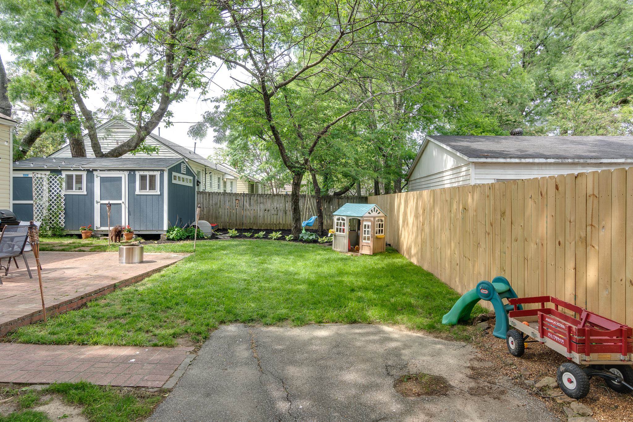 498 MEADE CIR