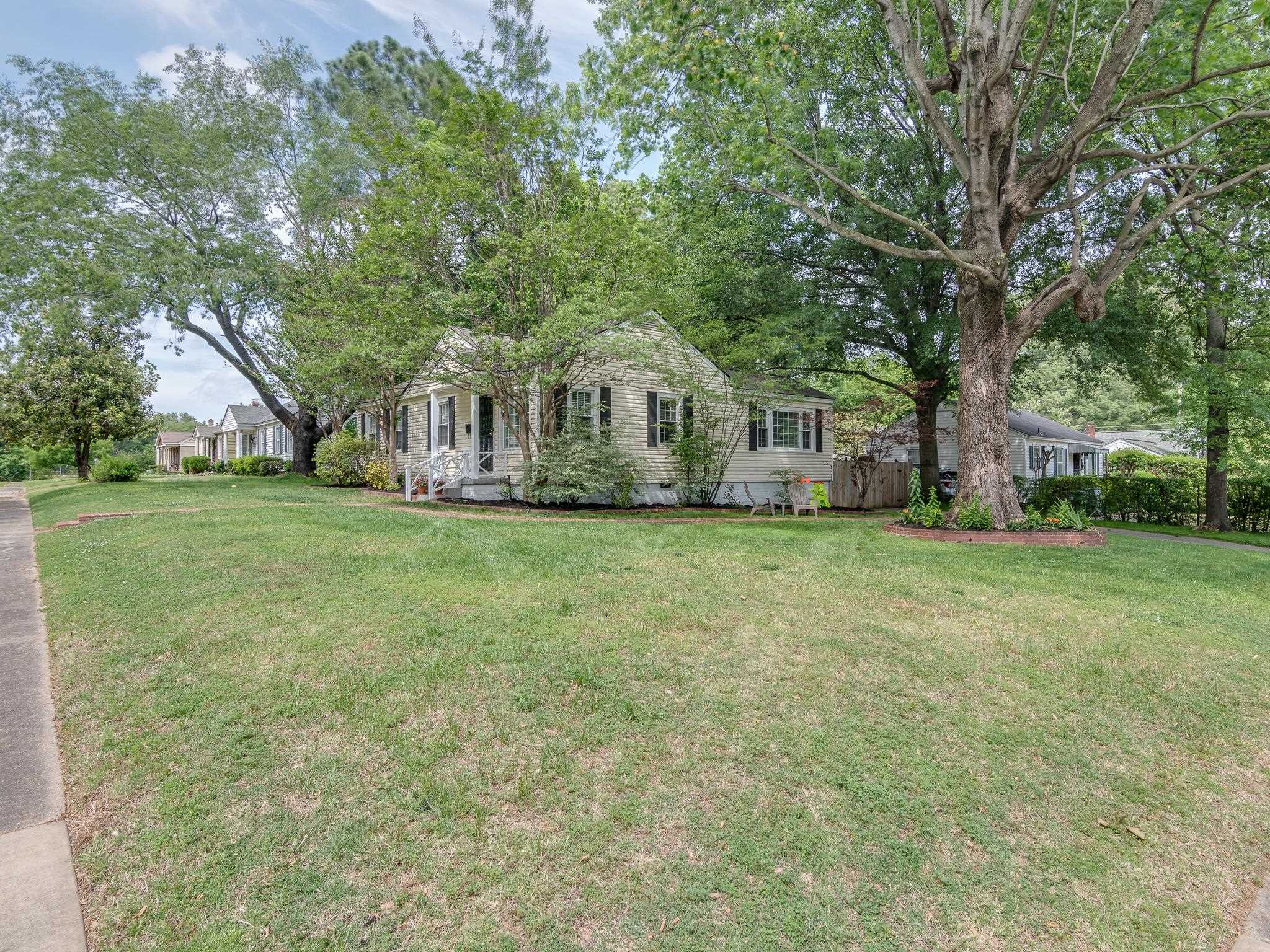 498 MEADE CIR