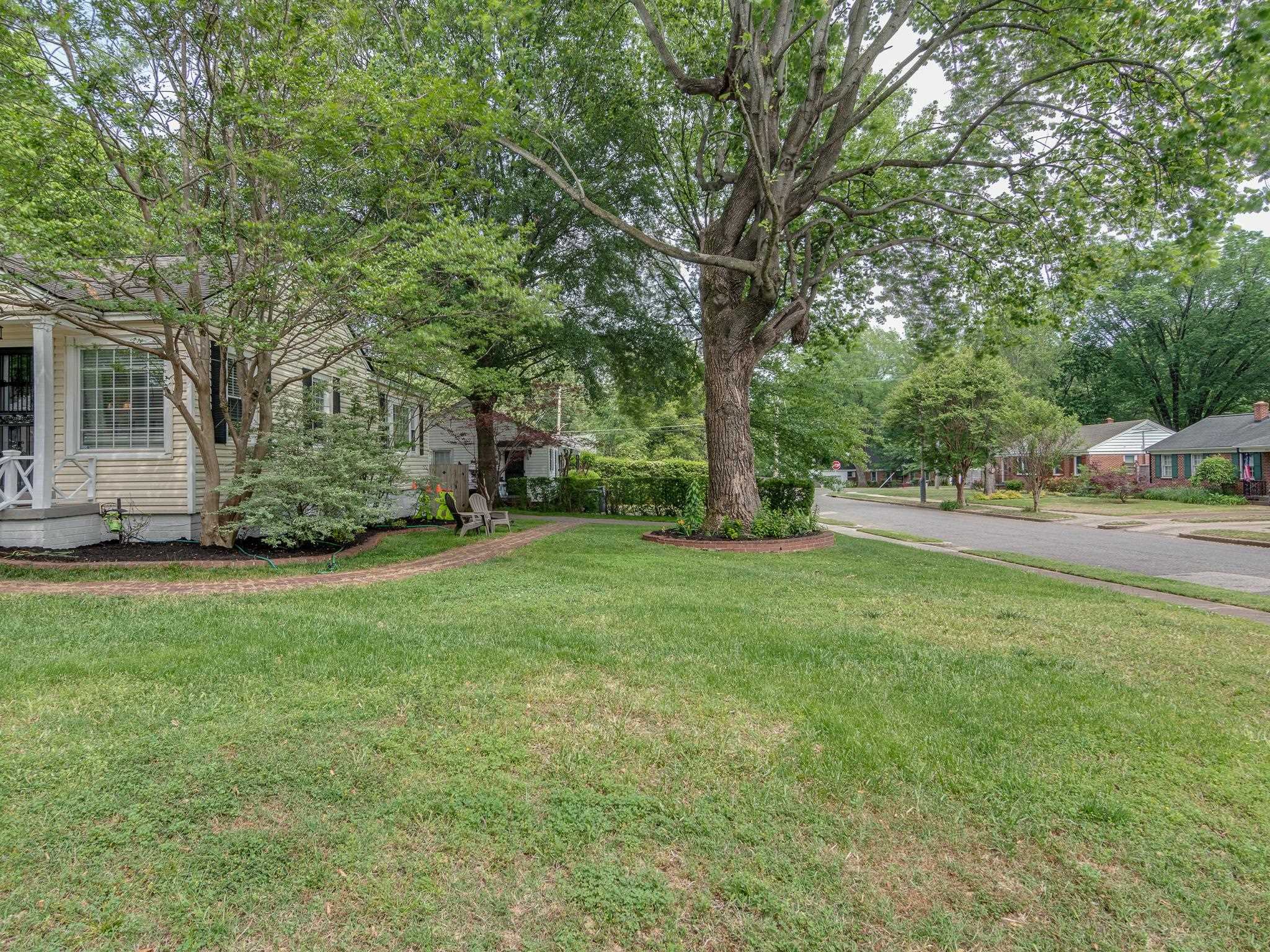 498 MEADE CIR