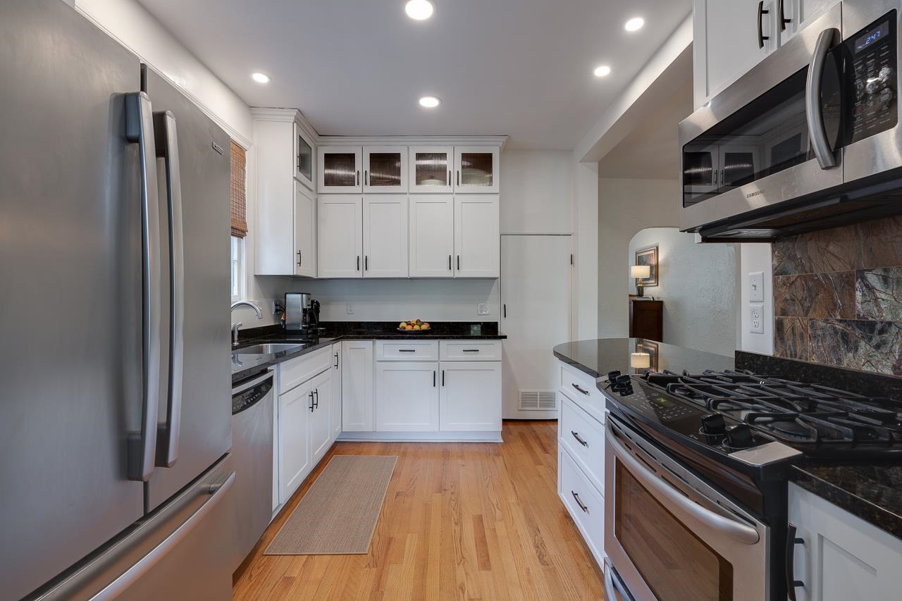265 ALEXANDER ST